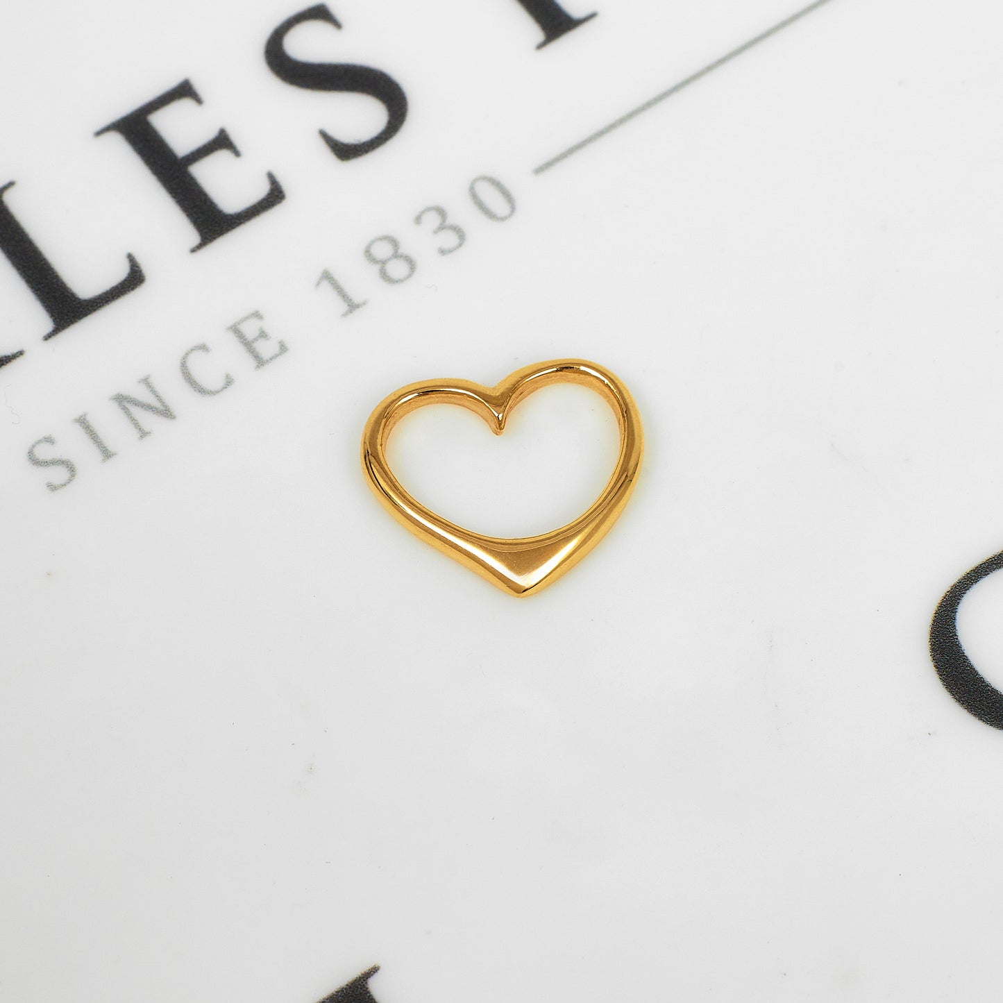 Pre-Owned 9ct Gold Floating Heart Pendant