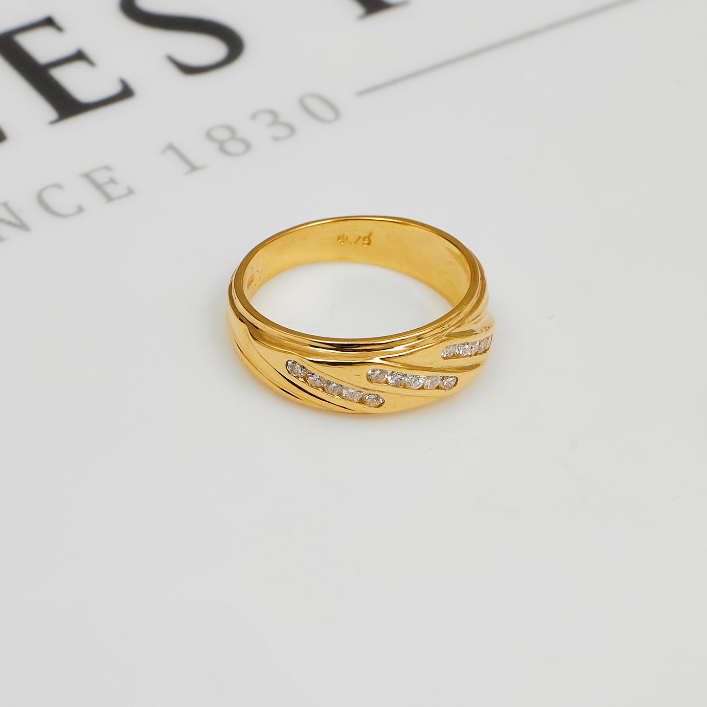 Pre-Owned 18ct Gold & Diamond Dress Ring Size M