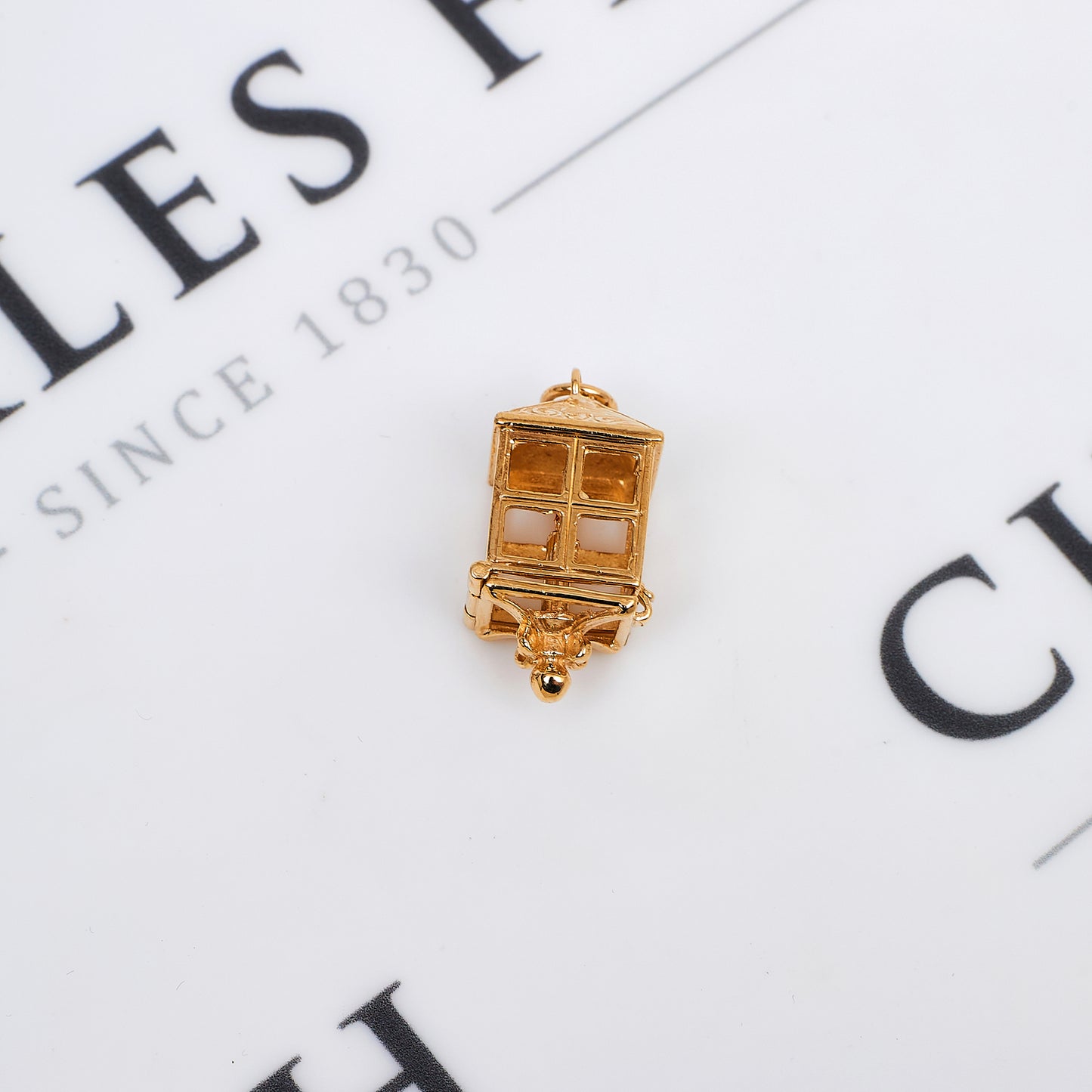 Pre-Owned 9ct Gold Lantern & Candle Charm