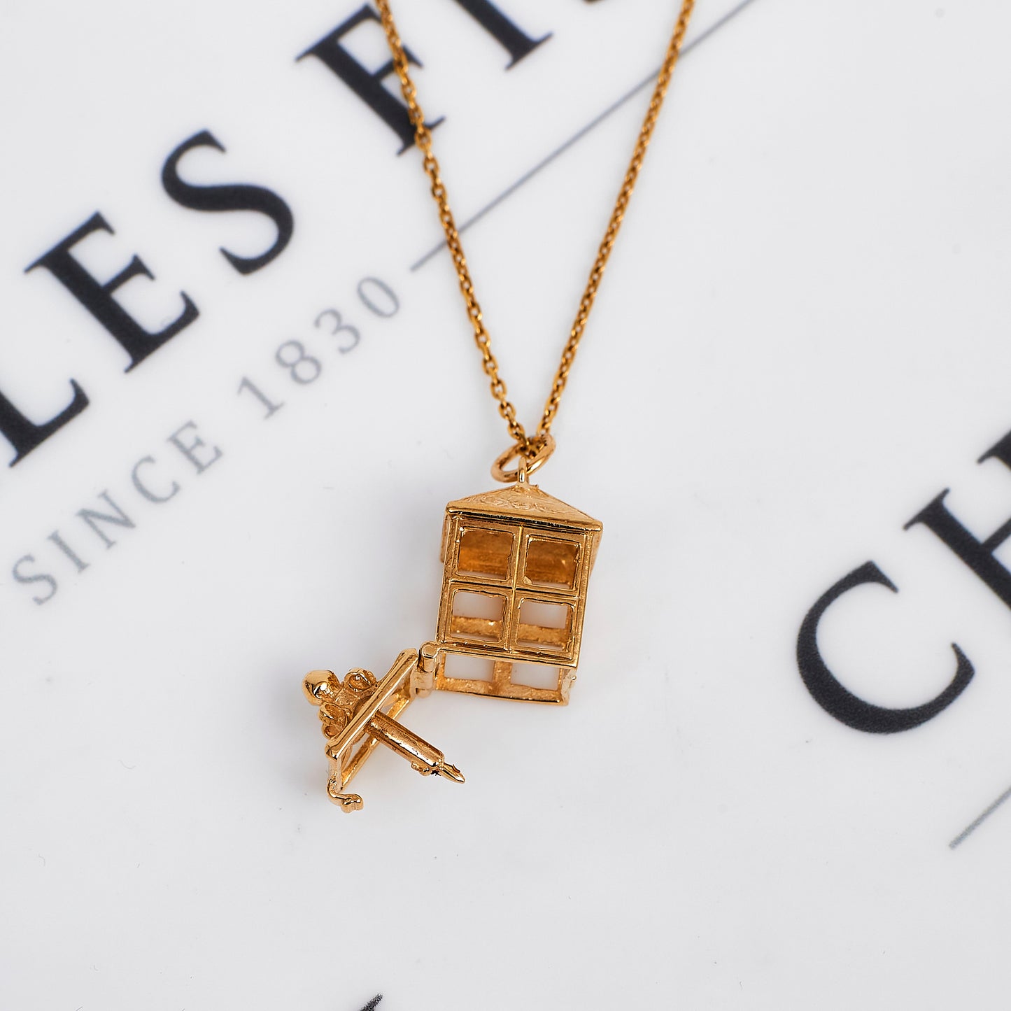 Pre-Owned 9ct Gold Lantern & Candle Charm