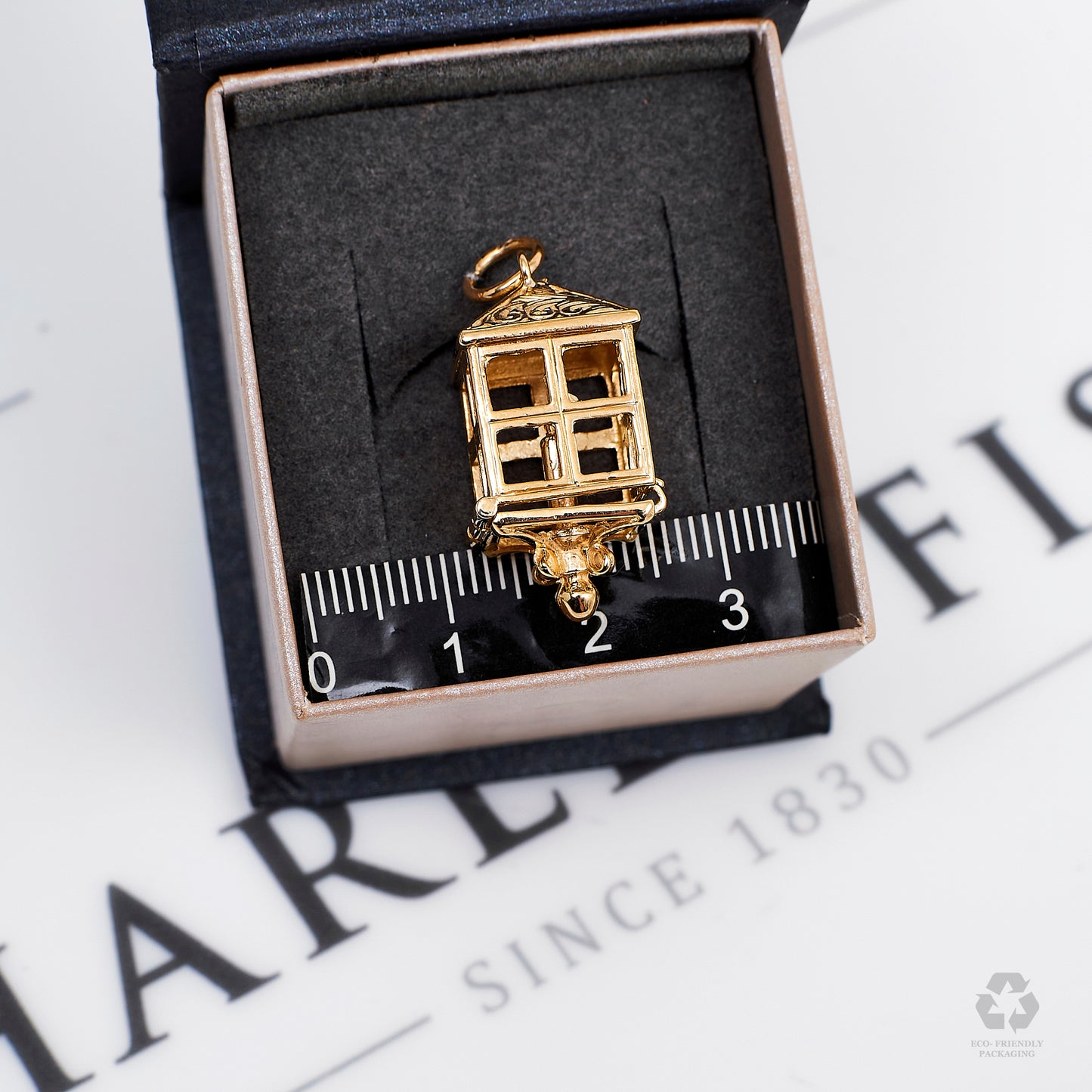 Pre-Owned 9ct Gold Lantern & Candle Charm