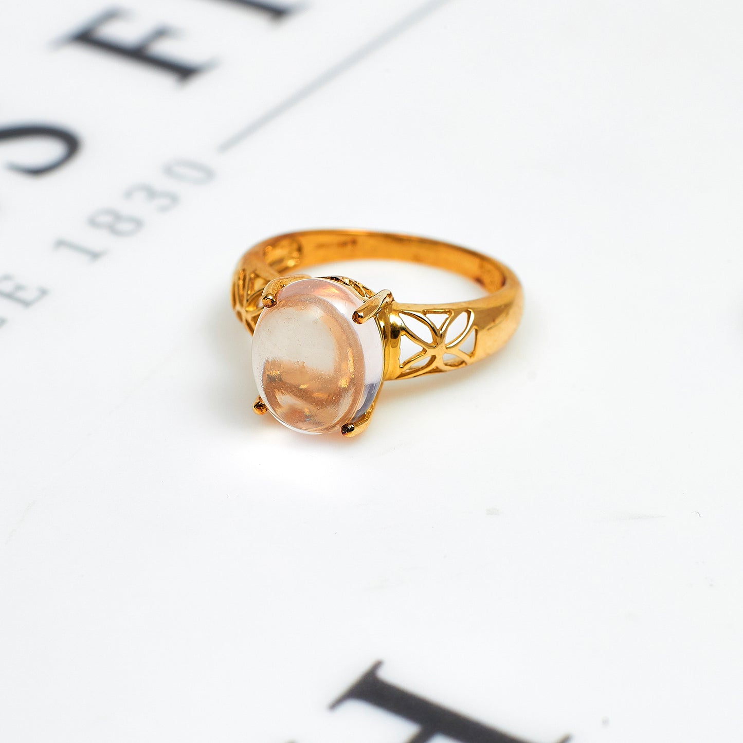 Pre-Owned 9ct Gold Oval Cabochon Rose Quartz Ring