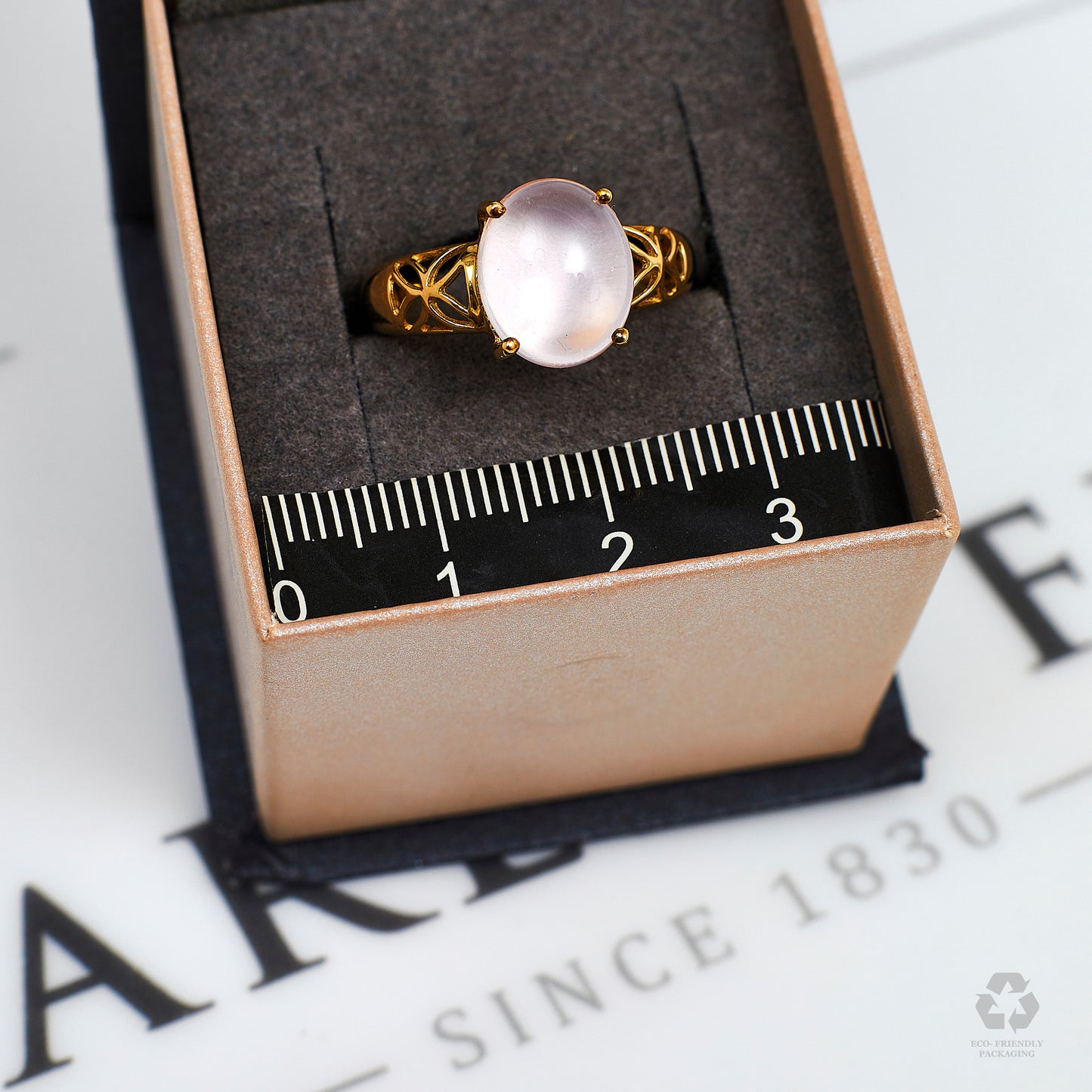 Pre-Owned 9ct Gold Oval Cabochon Rose Quartz Ring
