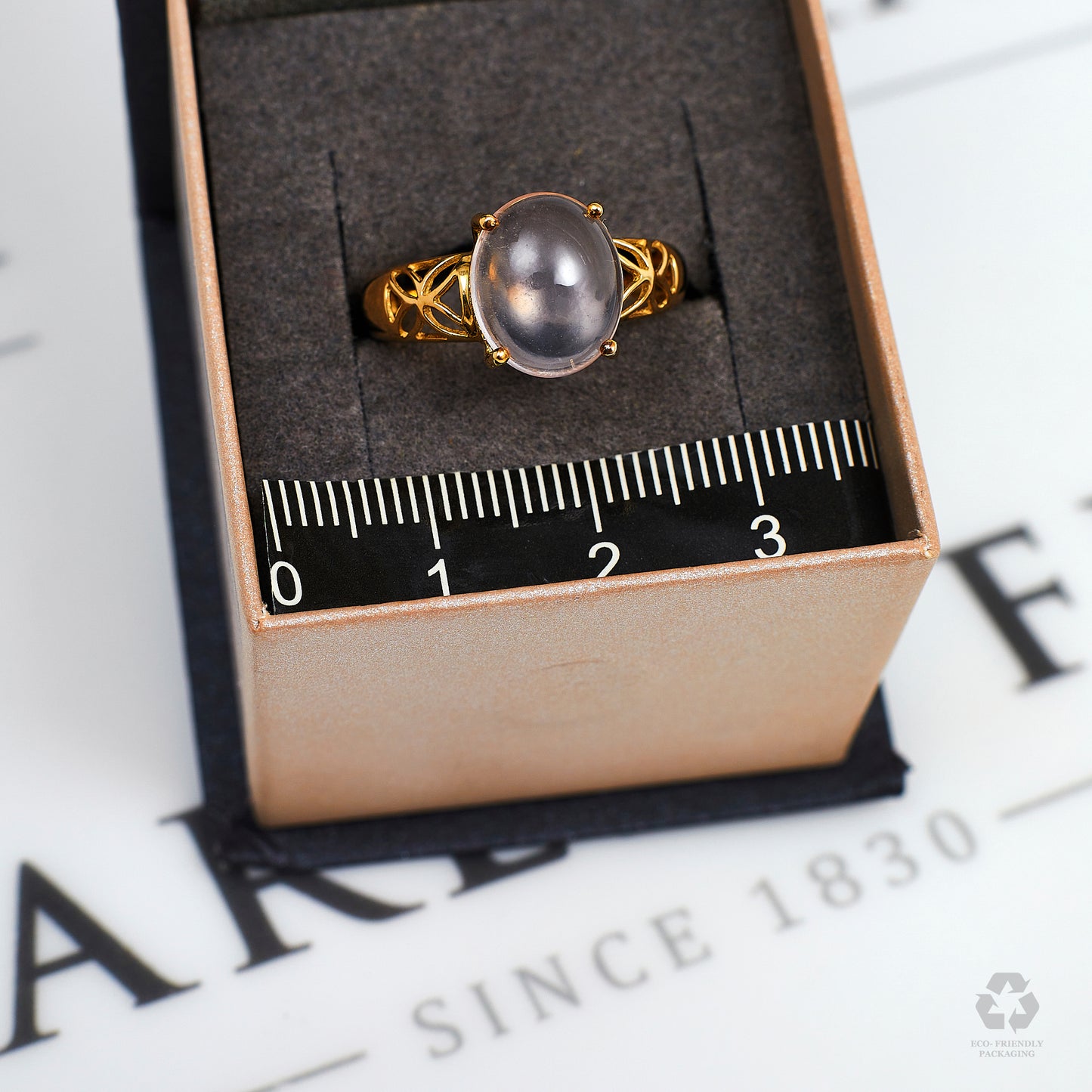 Pre-Owned 9ct Gold Oval Cabochon Rose Quartz Ring