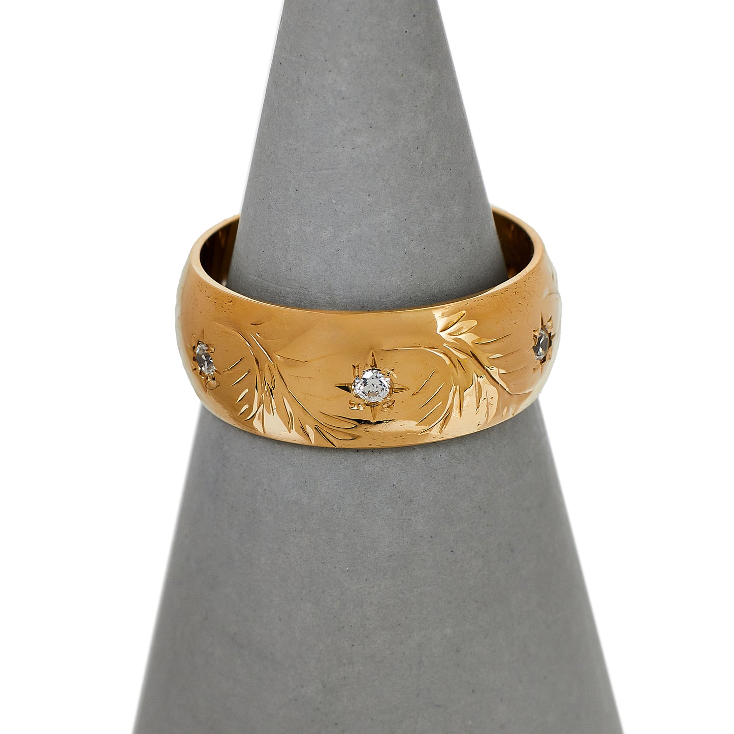 Pre-Owned 9ct Gold & 6 CZ Band Ring Size M.5