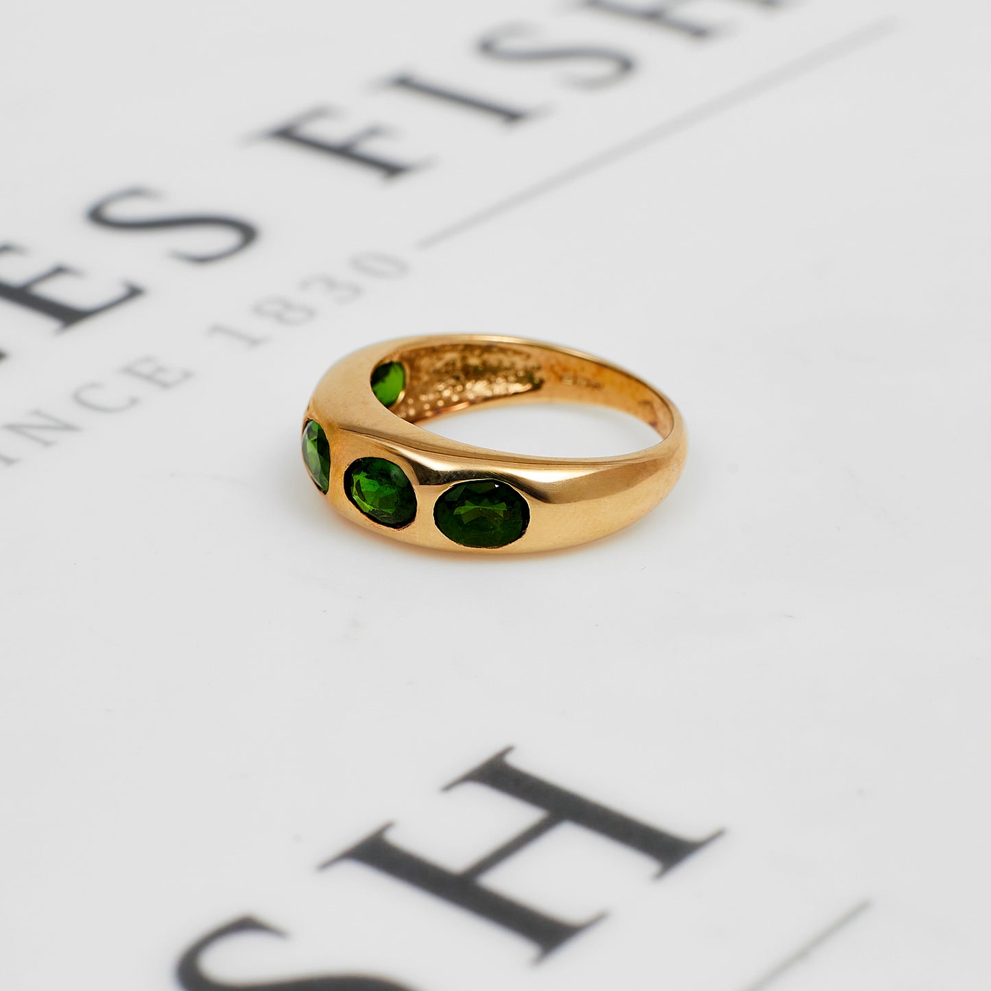 Pre-Owned 9ct Gold 5 Oval Chrome Diopside Band Ring Size N