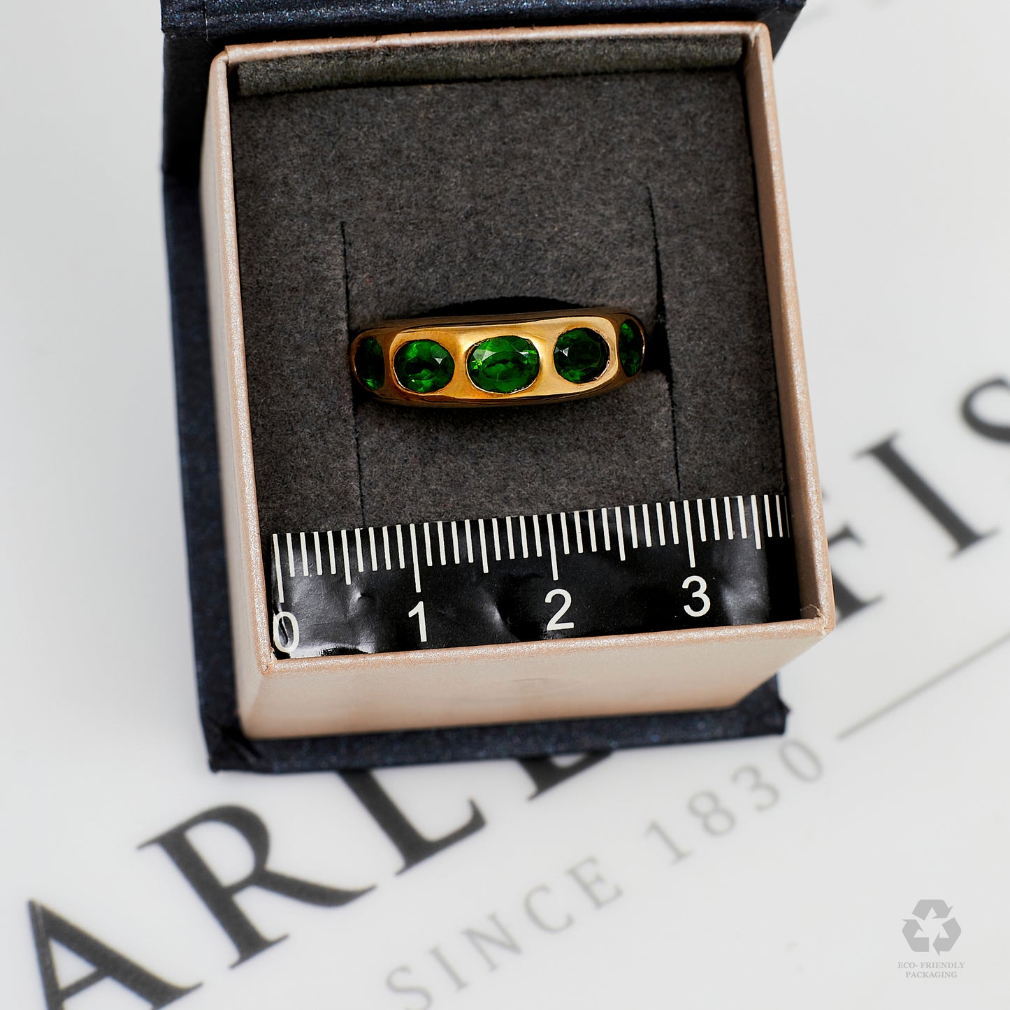 Pre-Owned 9ct Gold 5 Oval Chrome Diopside Band Ring Size N