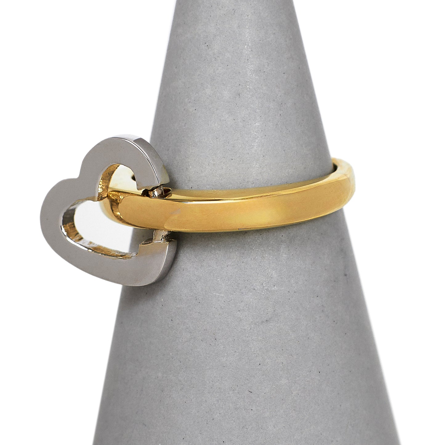 Pre-Owned 9ct Gold 2 Tone Heart Ring Size J.5