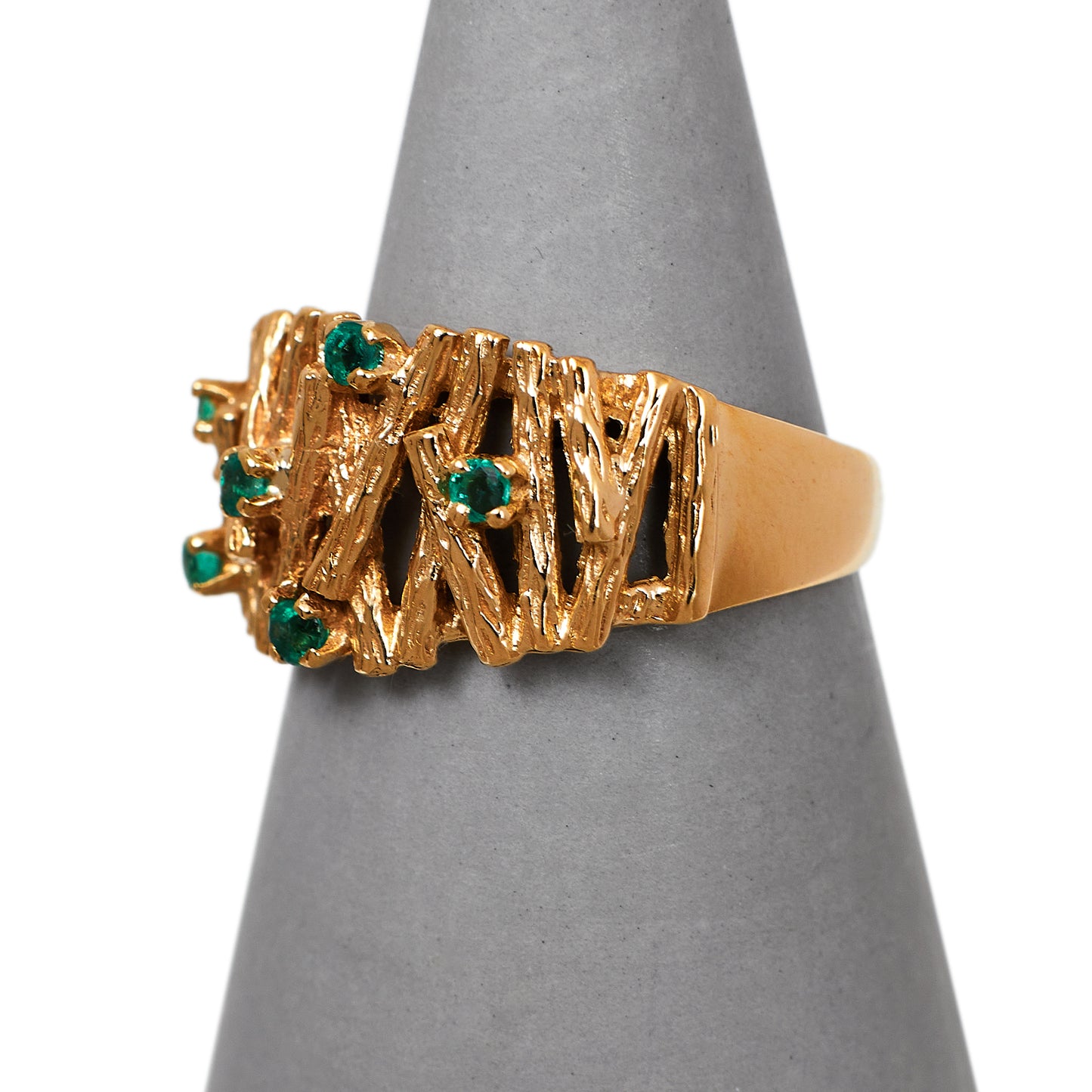 Pre-Owned 9ct Gold 6 Emerald Bark Design Ring Size O