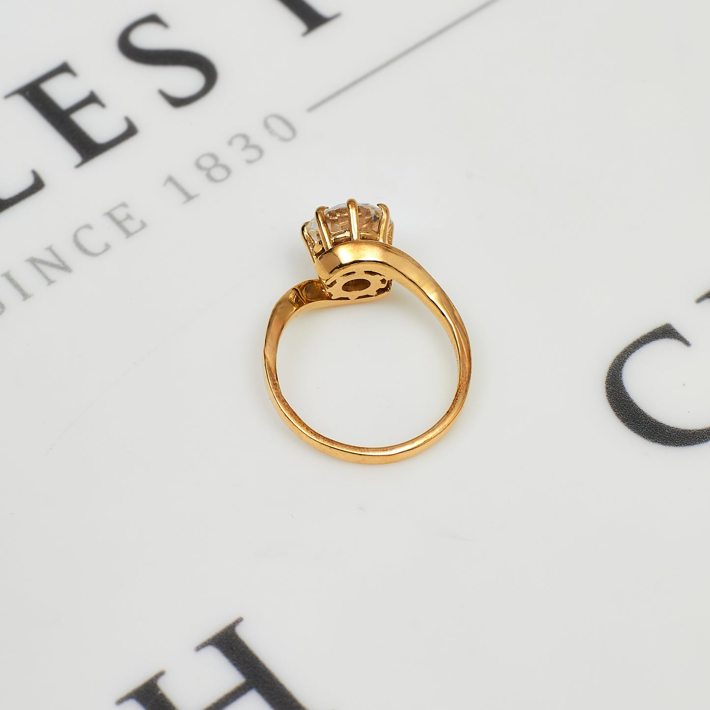 Pre-Owned 9ct Gold CZ Crossover Shoulders Dress Ring Size P