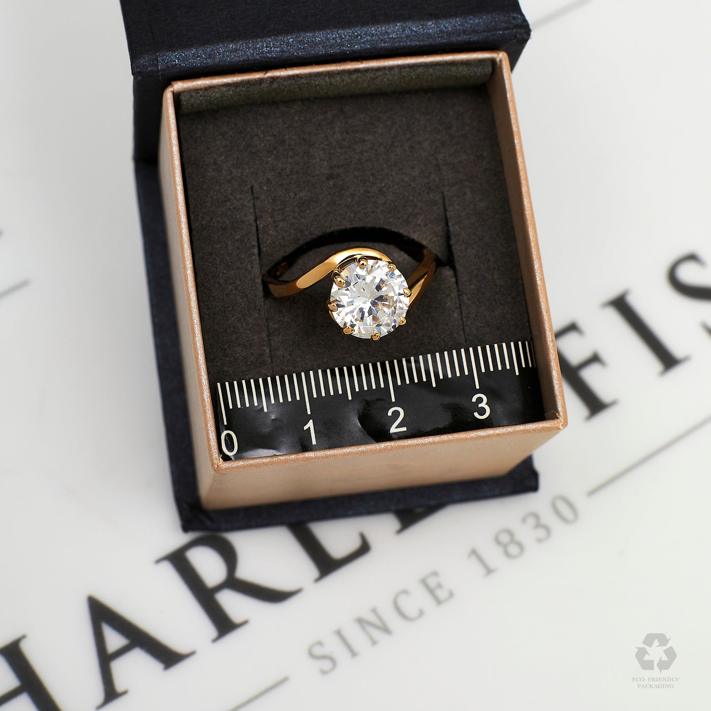 Pre-Owned 9ct Gold CZ Crossover Shoulders Dress Ring Size P