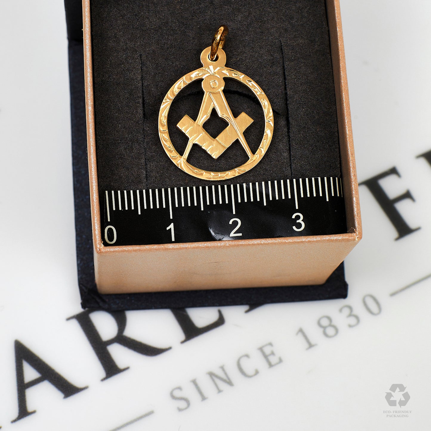 Pre-Owned 9ct Gold Masonic Compass & Square Pendant Small