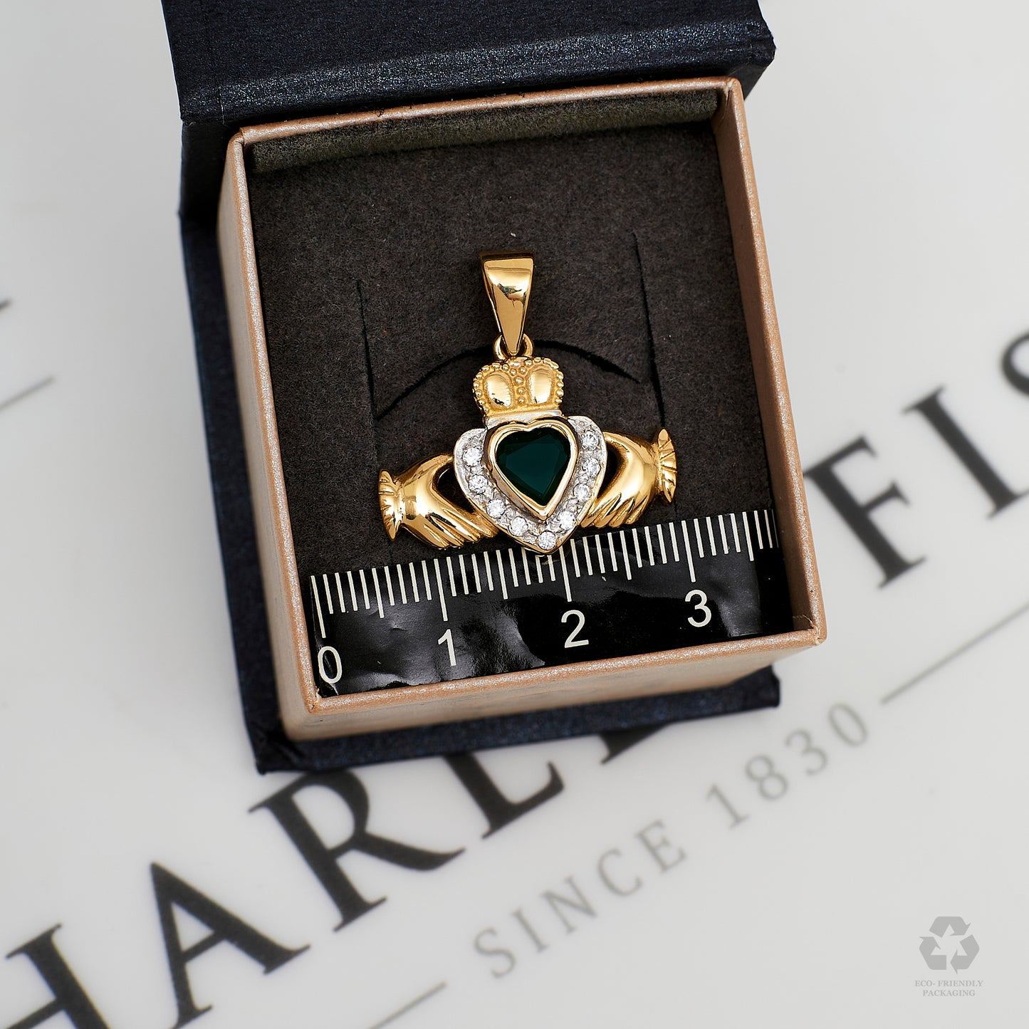Pre-Owned 9ct Gold Agate & CZ Claddagh Pendant
