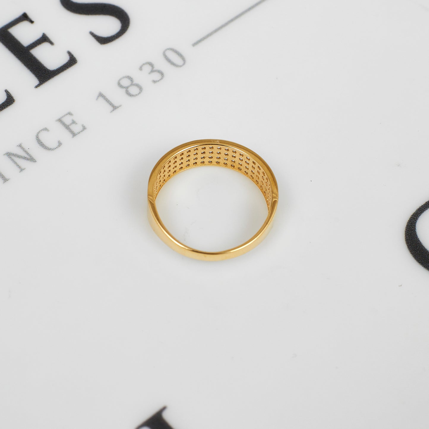Pre-Owned 9ct Gold 4 Row CZ Band Ring Size M
