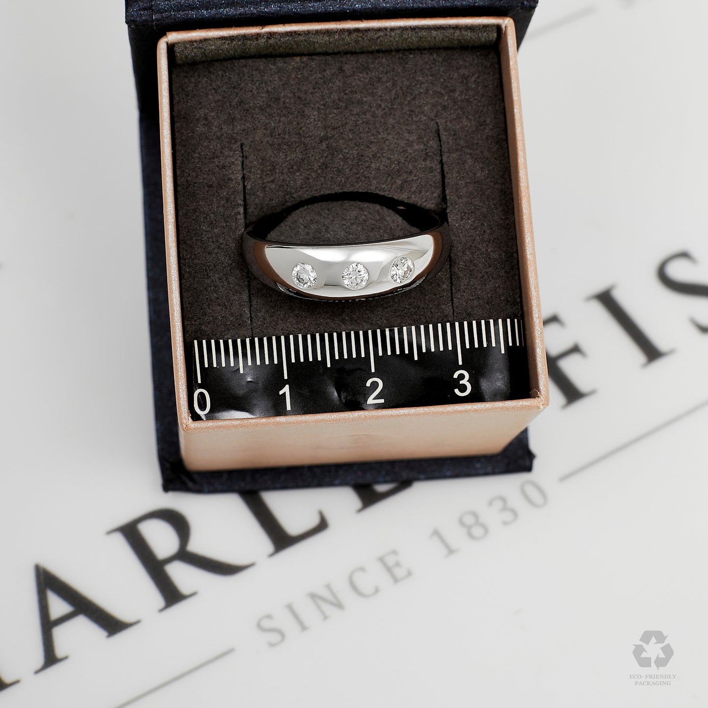 Pre-Owned 9ct White Gold Mens 3 Diamond Band Ring Size X