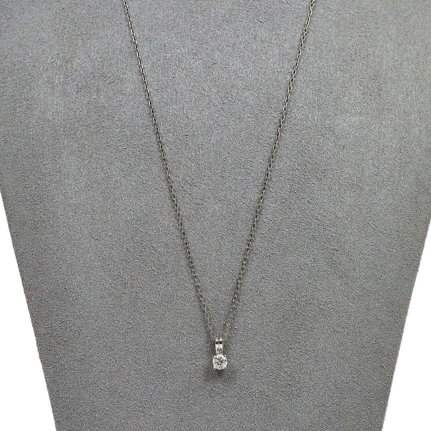 Pre-Owned 9ct White Gold & Diamond Pendant Necklace 18 Inch