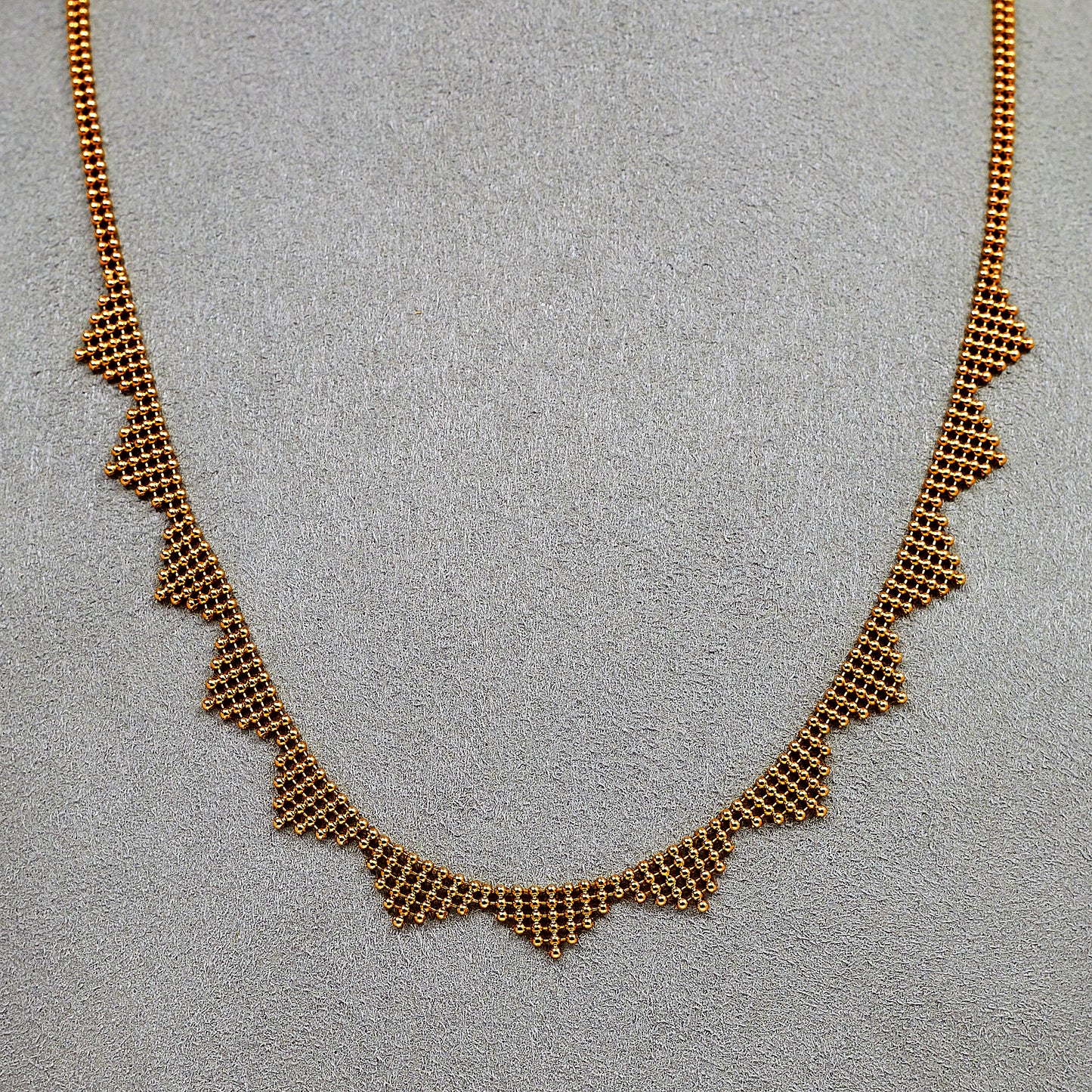 Pre-Owned 14ct Gold Bead Triangle Design Collar Necklace