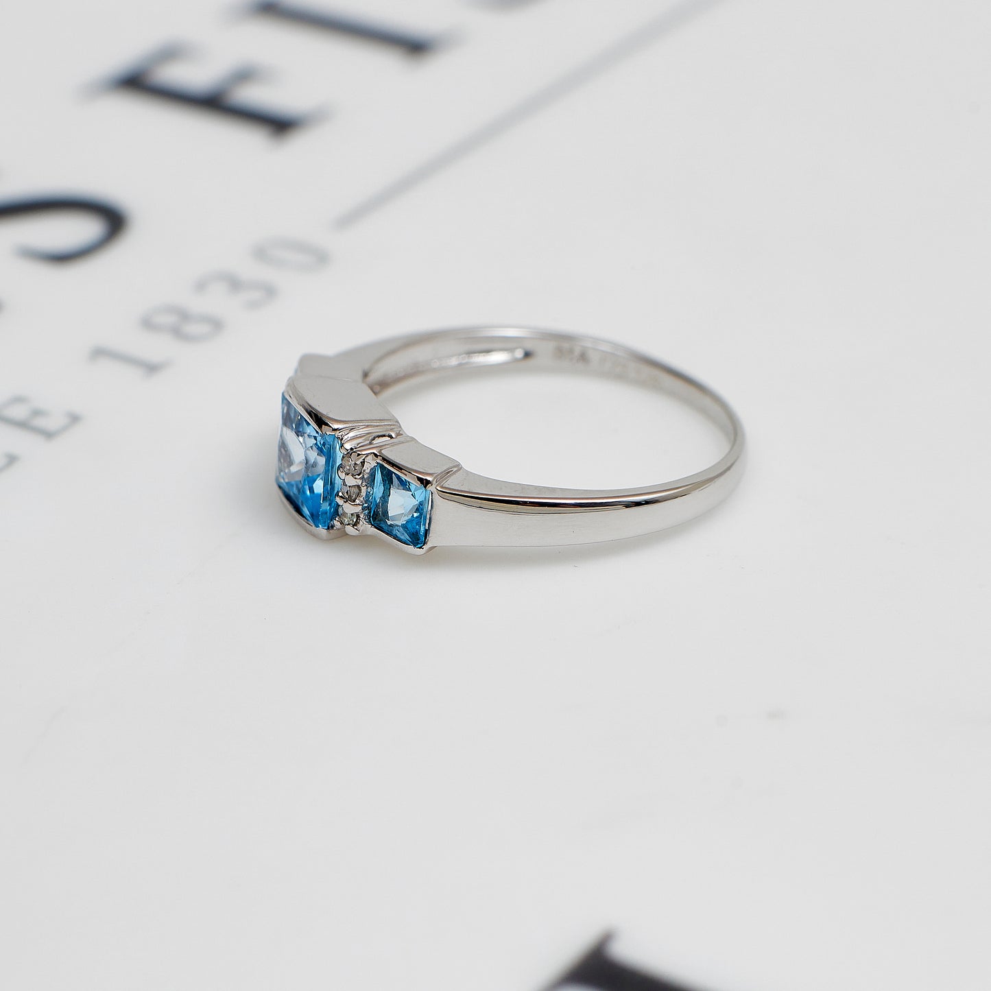 Pre-Owned 9ct White Gold & Diamond Ring Size N