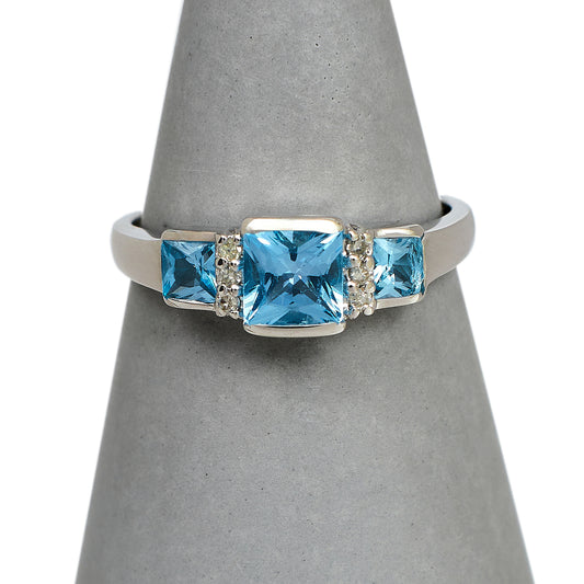 Pre-Owned 9ct White Gold & Diamond Ring Size N