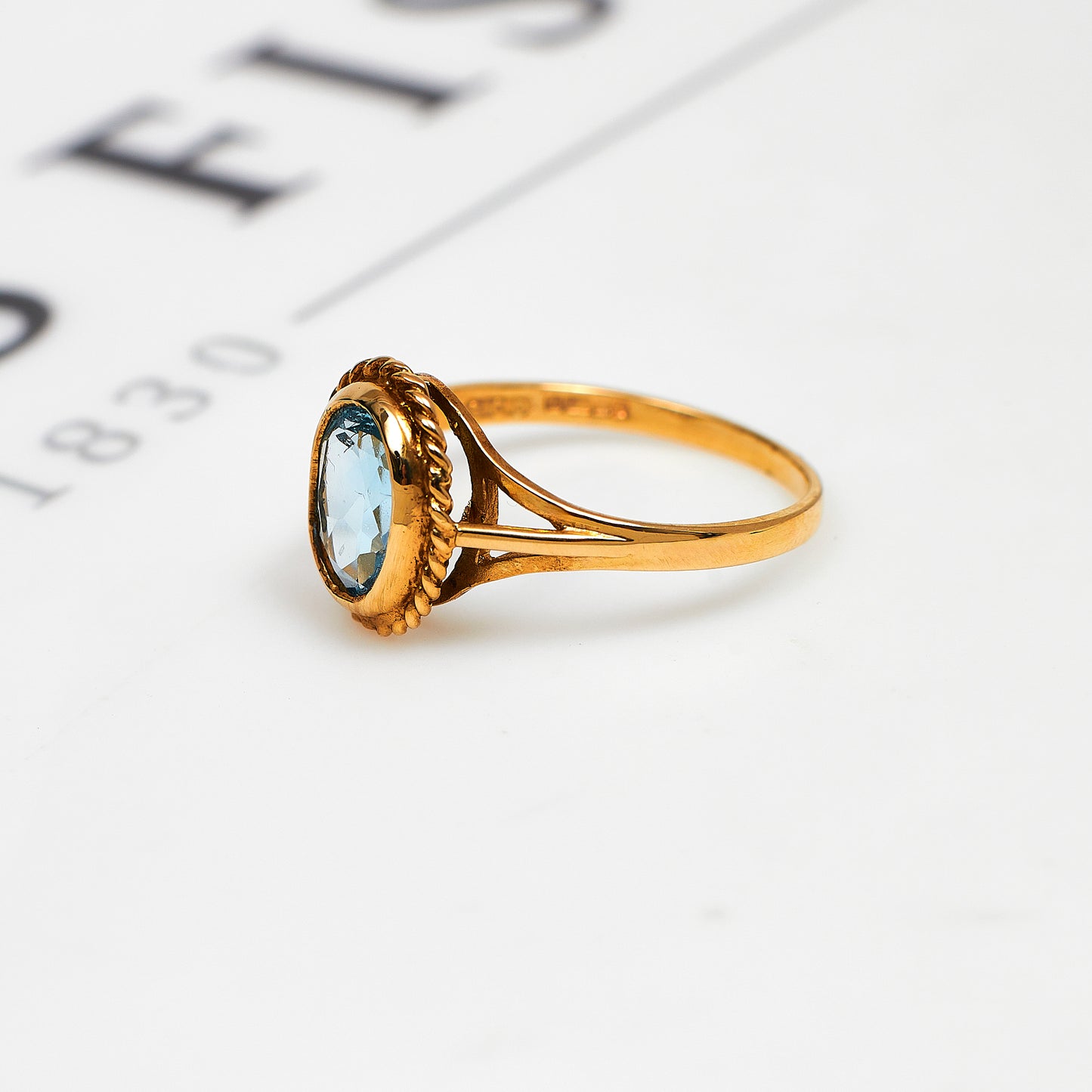 Pre-Owned 9ct Gold Oval Blue Topaz Ring Size K