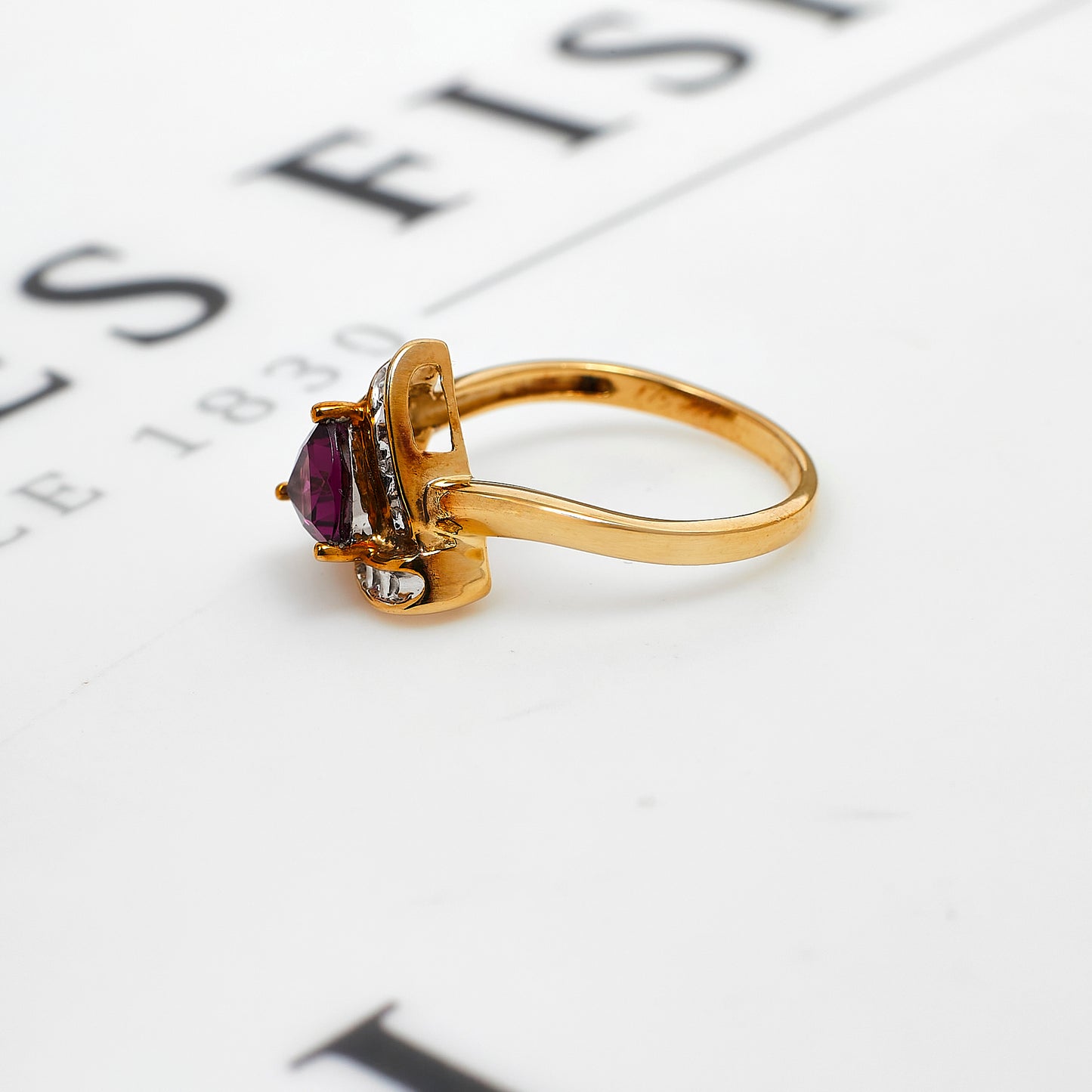 Pre-Owned 9ct Gold Triangular Garnet & Diamond Ring Size N