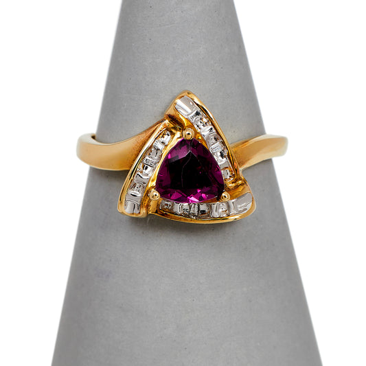 Pre-Owned 9ct Gold Triangular Garnet & Diamond Ring Size N