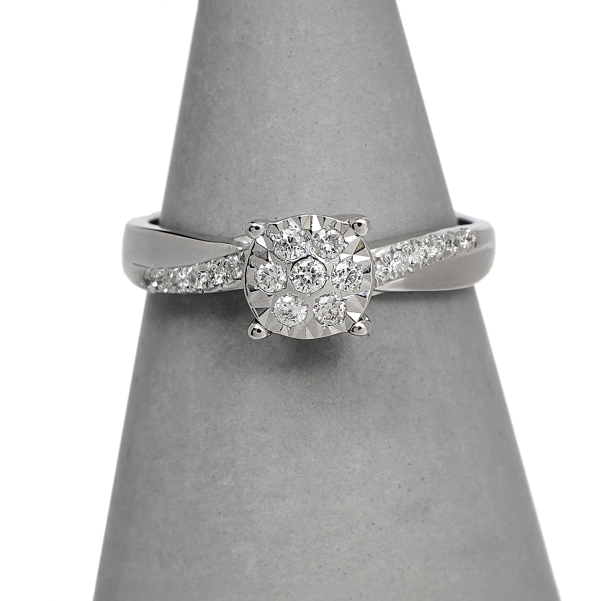 Pre-Owned 9ct White Gold 9 Illusion Set Diamond Ring Size L