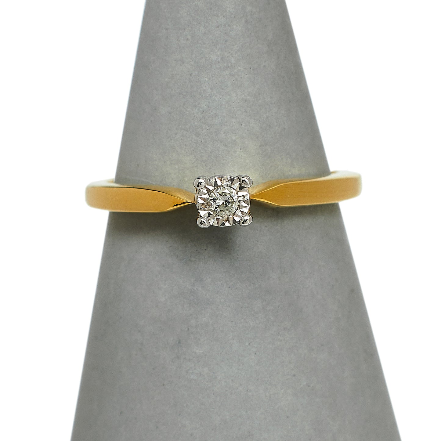Pre-Owned 9ct Gold Illusion Set Diamond Ring Size J