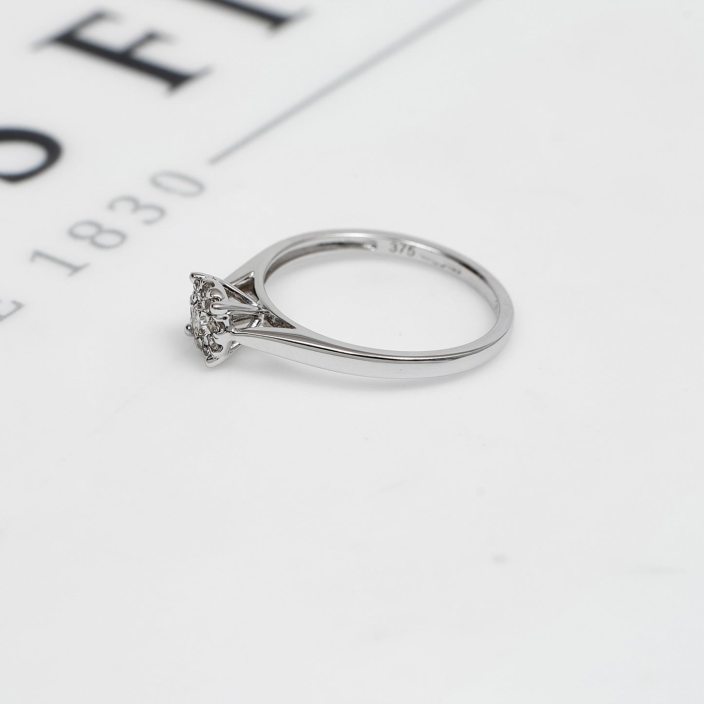 Pre-Owned 9ct White Gold Petite Diamond Cluster Ring Size J