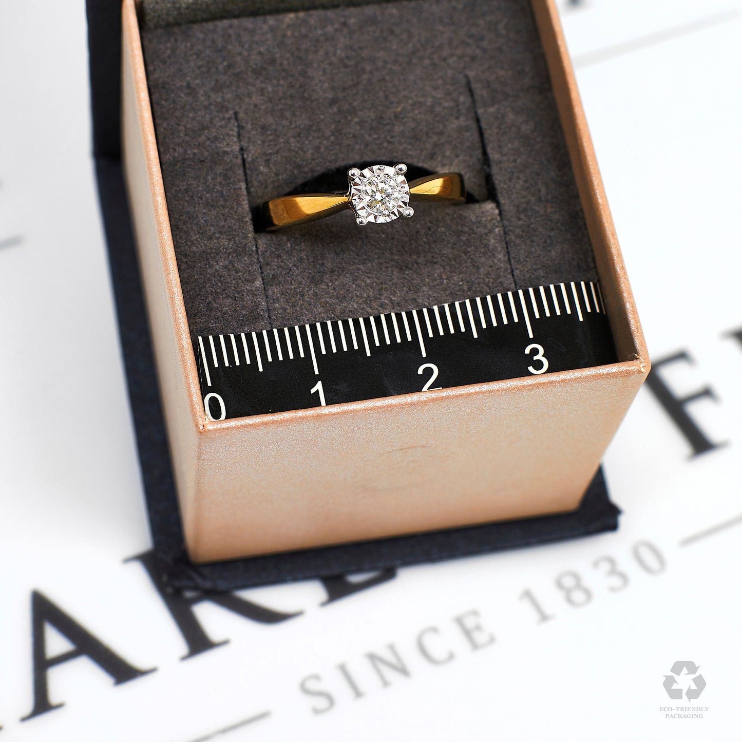 Pre-Owned 9ct Gold Illusion Set Diamond Ring Size M