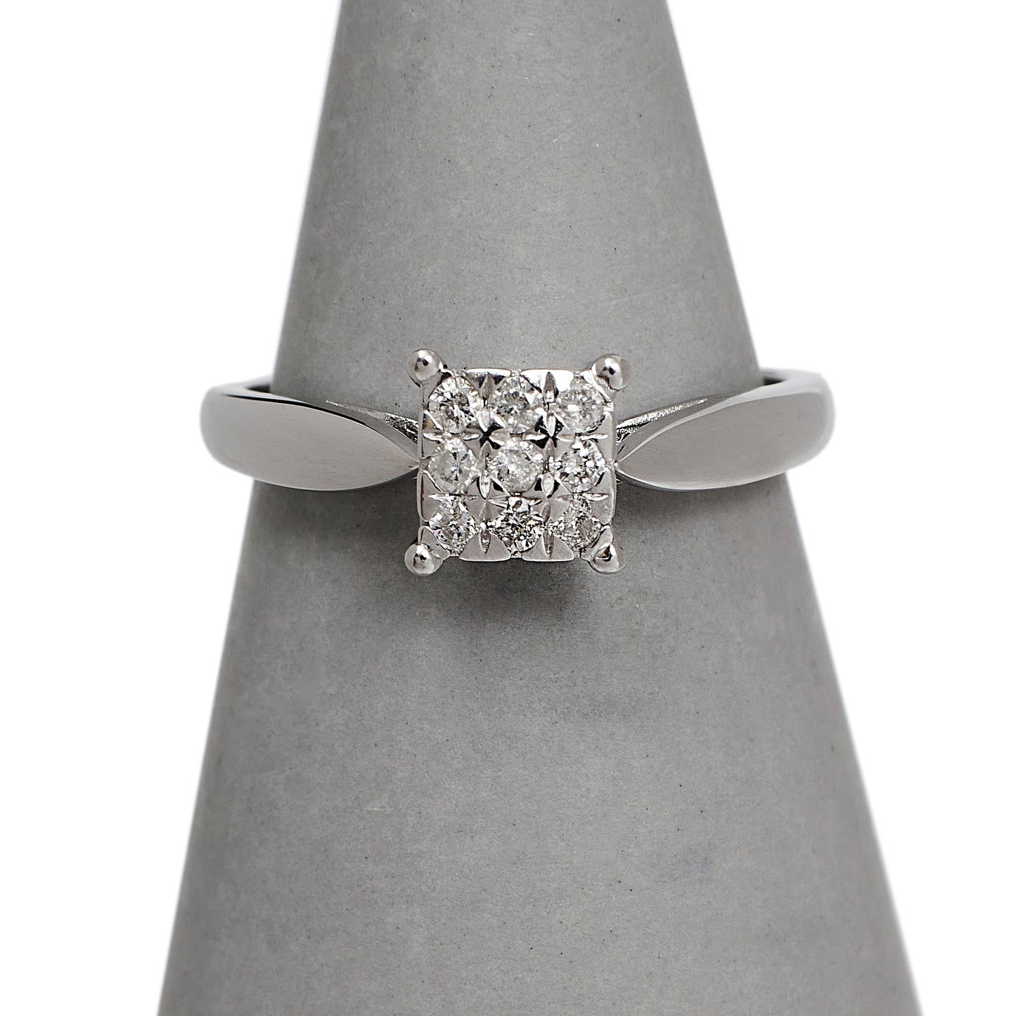 Pre-Owned 9ct White Gold 9 Diamond Square Design Ring Size K