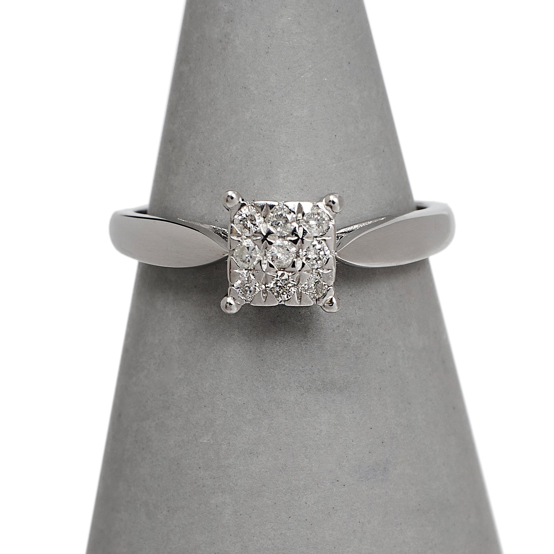 Pre-Owned 9ct White Gold 9 Diamond Square Design Ring Size K