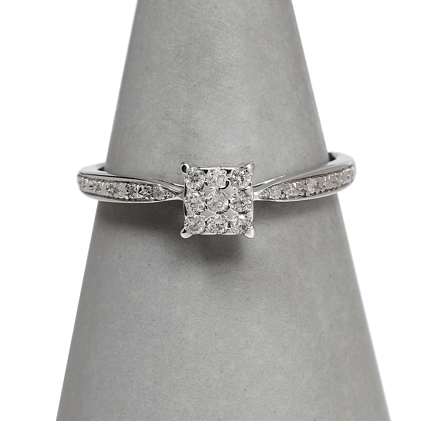 Pre-Owned 9ct White Gold Square Diamond Ring Shoulders Set
