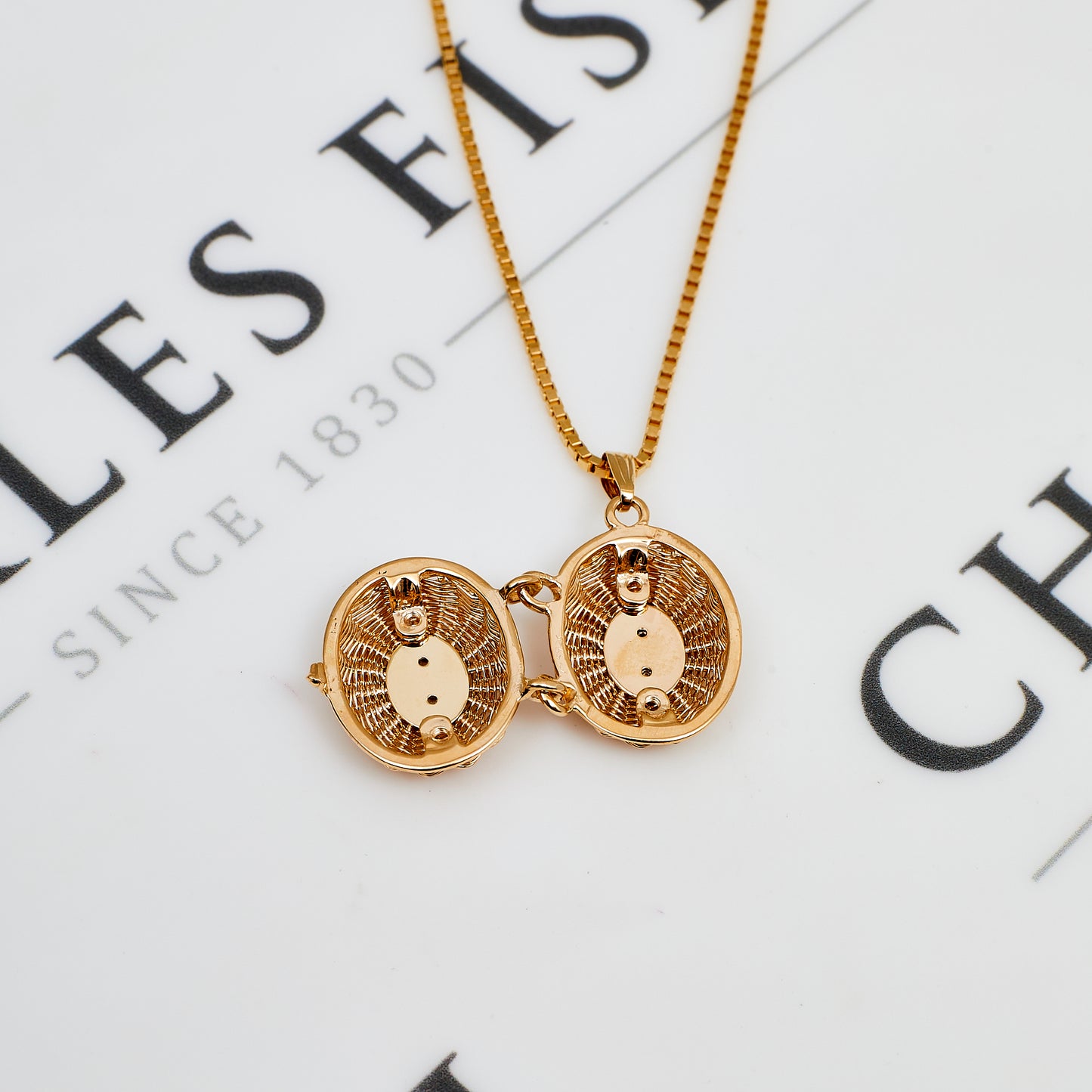 Pre-Owned 14ct Gold Wicker Basket Locket & Chain