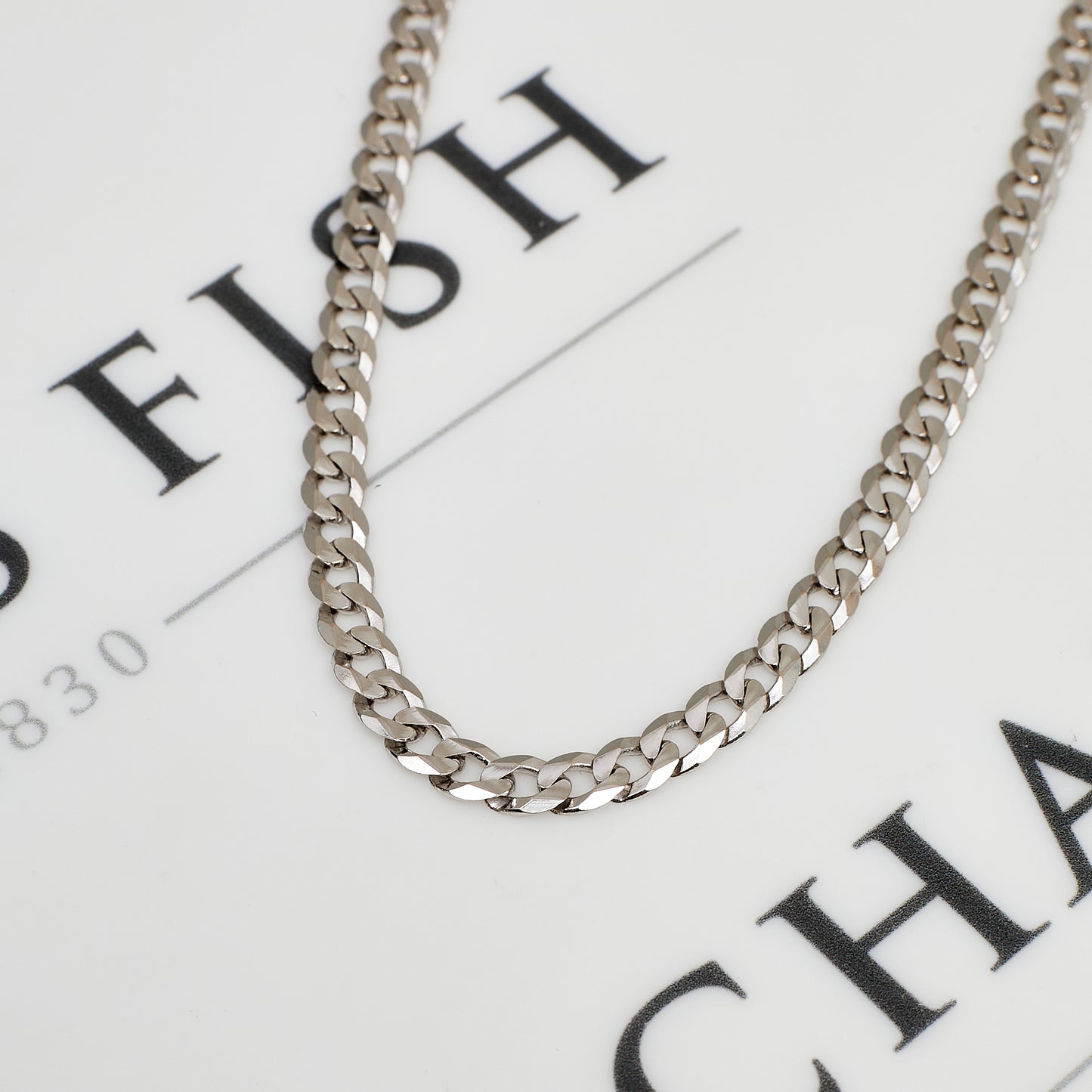 Pre-Owned 14ct White Gold Curb Chain Necklace 24 Inch