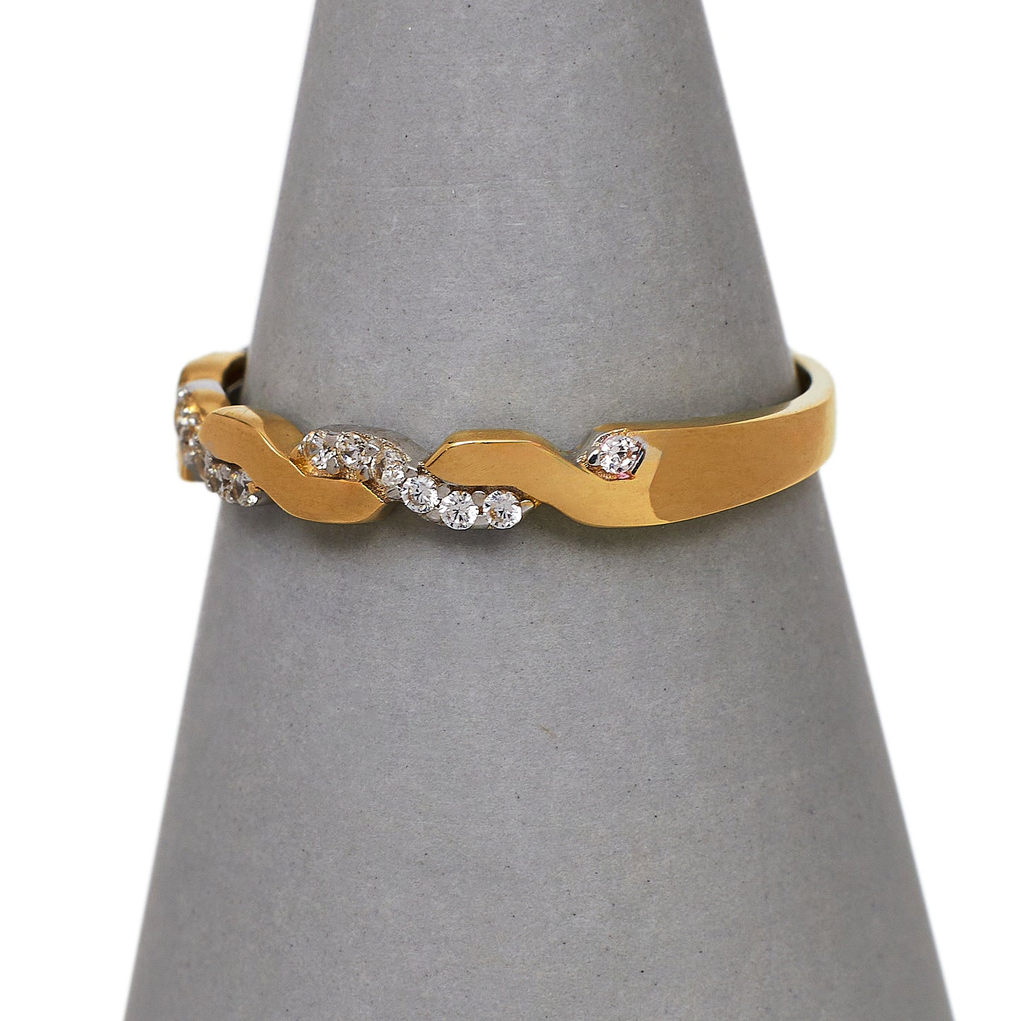 Pre-Owned 14ct Gold & CZ Twist Band Ring Size O