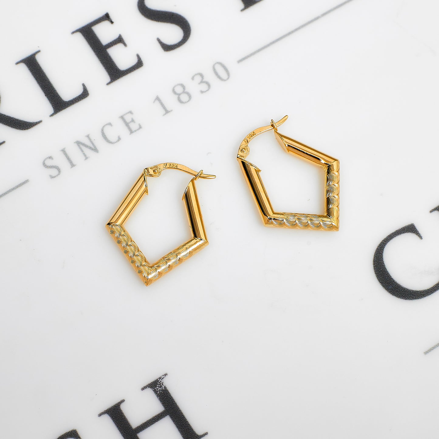 Pre-Owned 14ct Gold Rhombus Shape Creole Earrings