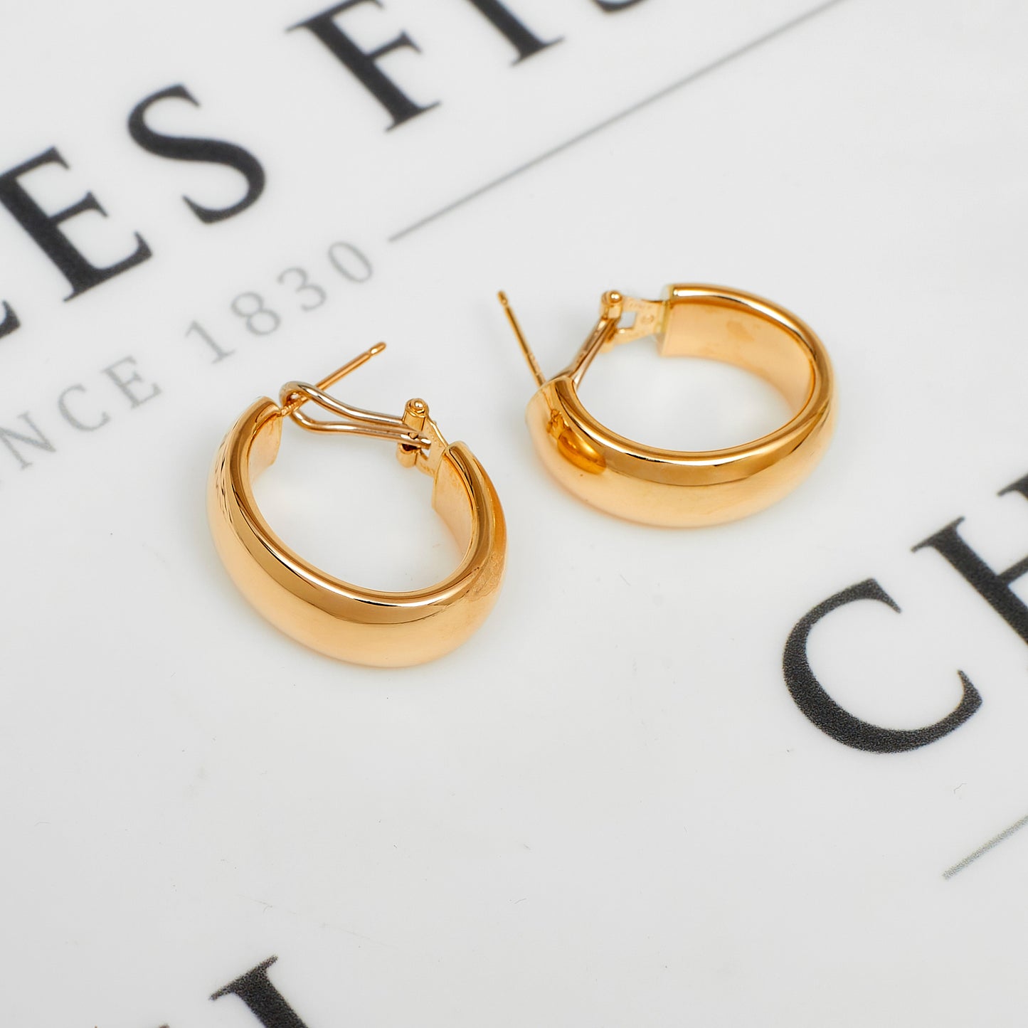 Pre-Owned 14ct Gold Oval Hoop Omega Clip Earrings