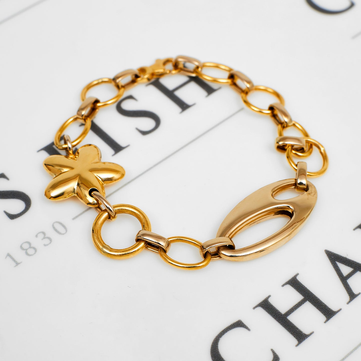 Pre-Owned 18ct Gold Oval & Flower Link Bracelet 8 Inch