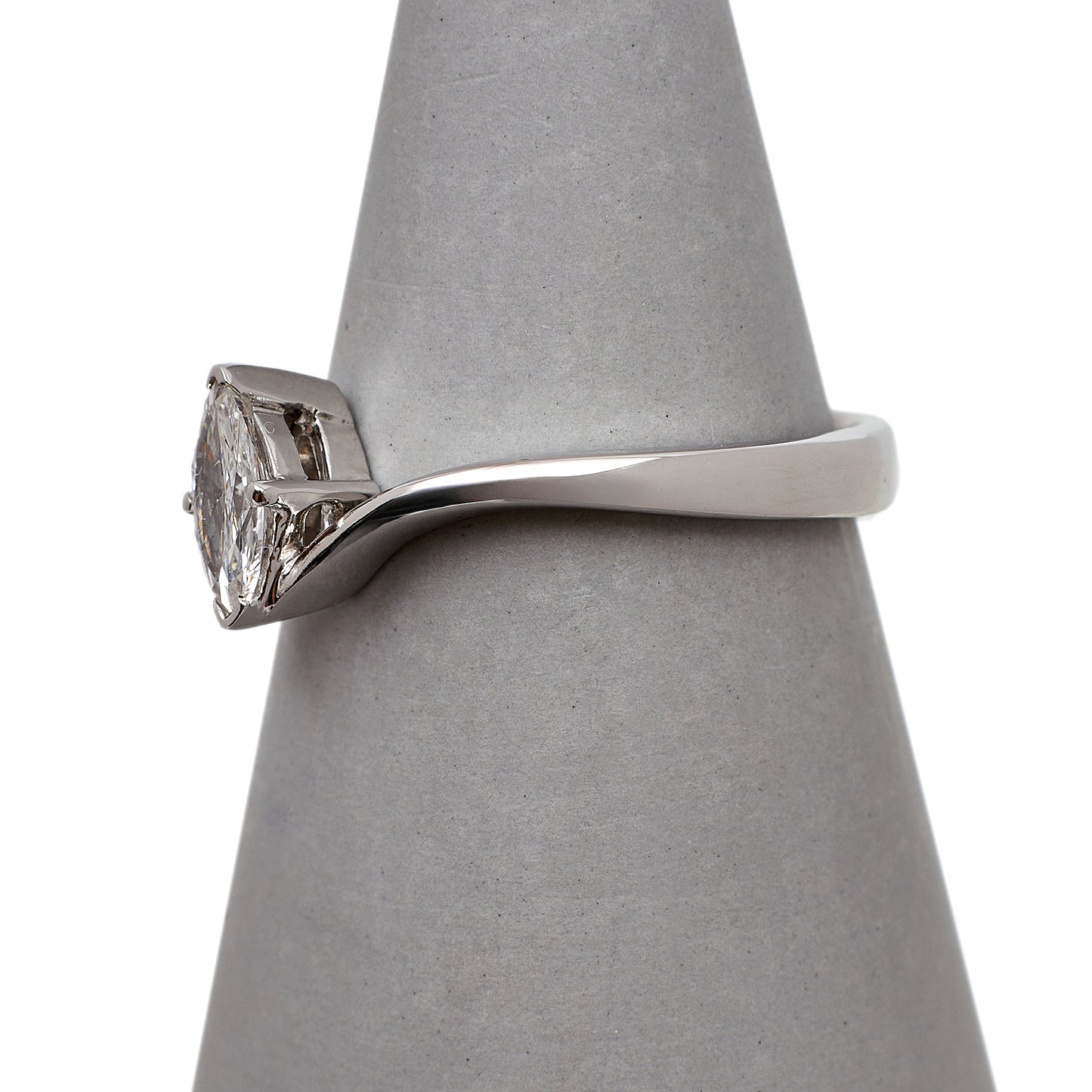 Pre-Owned 18ct White Gold Marquise Cut Diamond Ring Size M.5