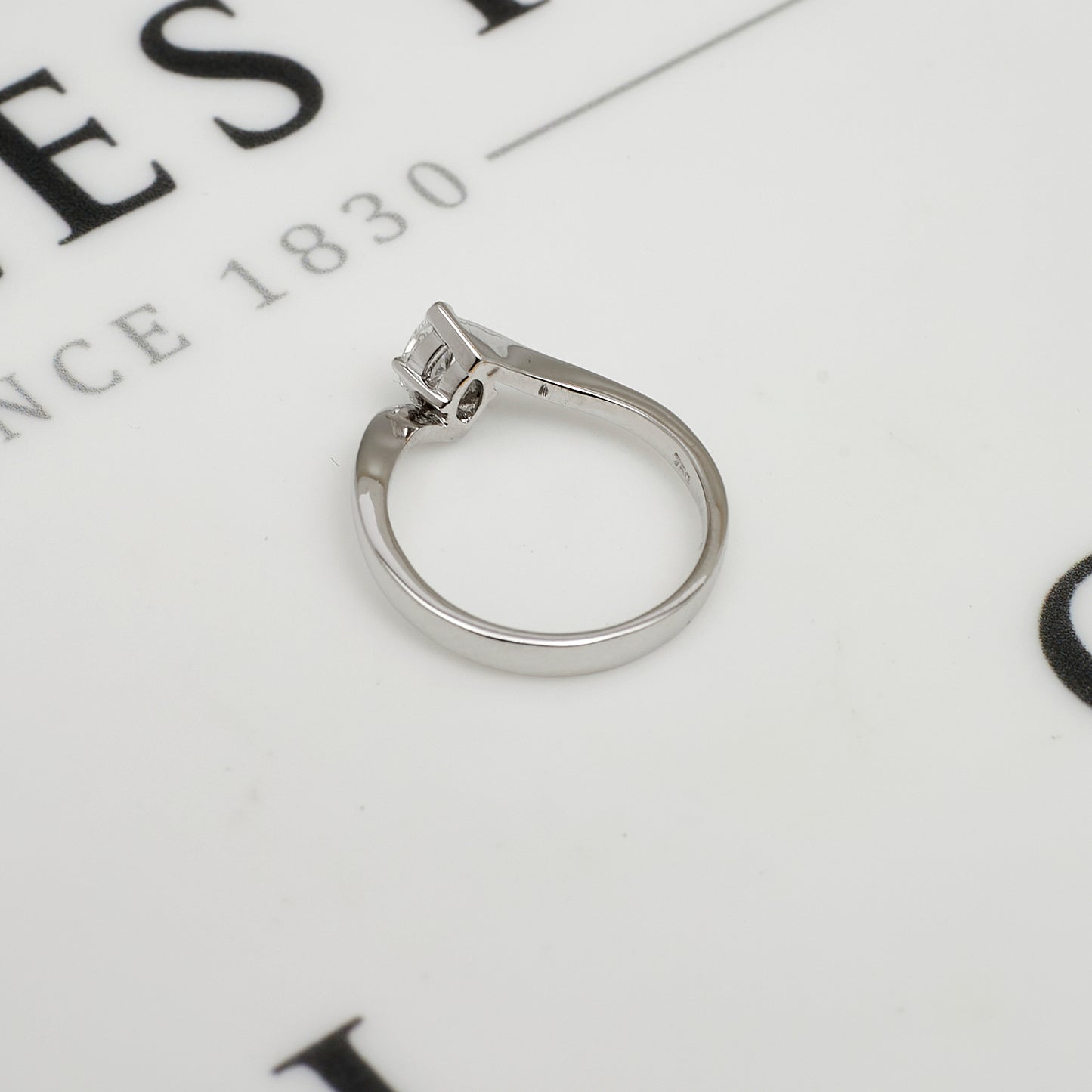 Pre-Owned 18ct White Gold Marquise Cut Diamond Ring Size M.5