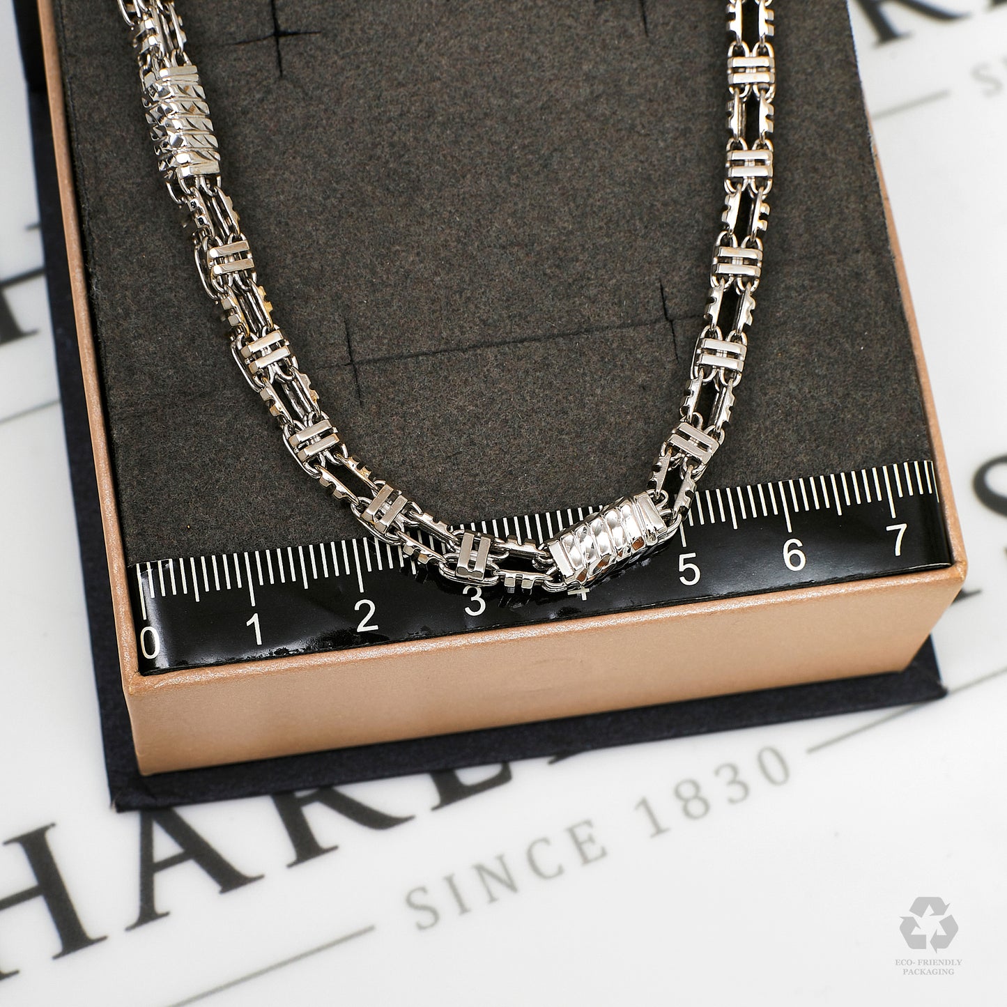 Pre-Owned 9ct White Gold Hollow Rectangle Chain Necklace