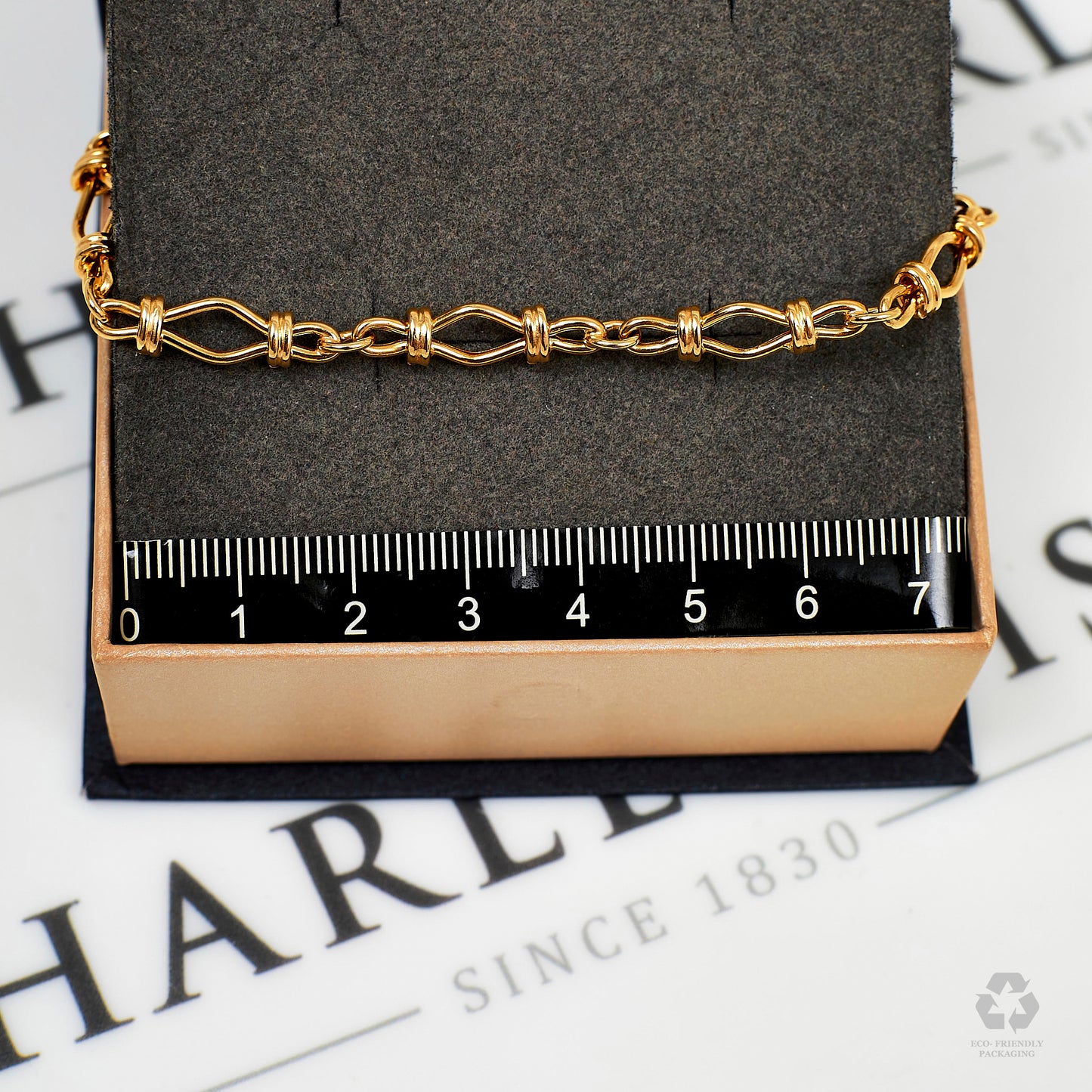 Pre-Owned 9ct Gold Hollow Rhombus Shaped Link Bracelet