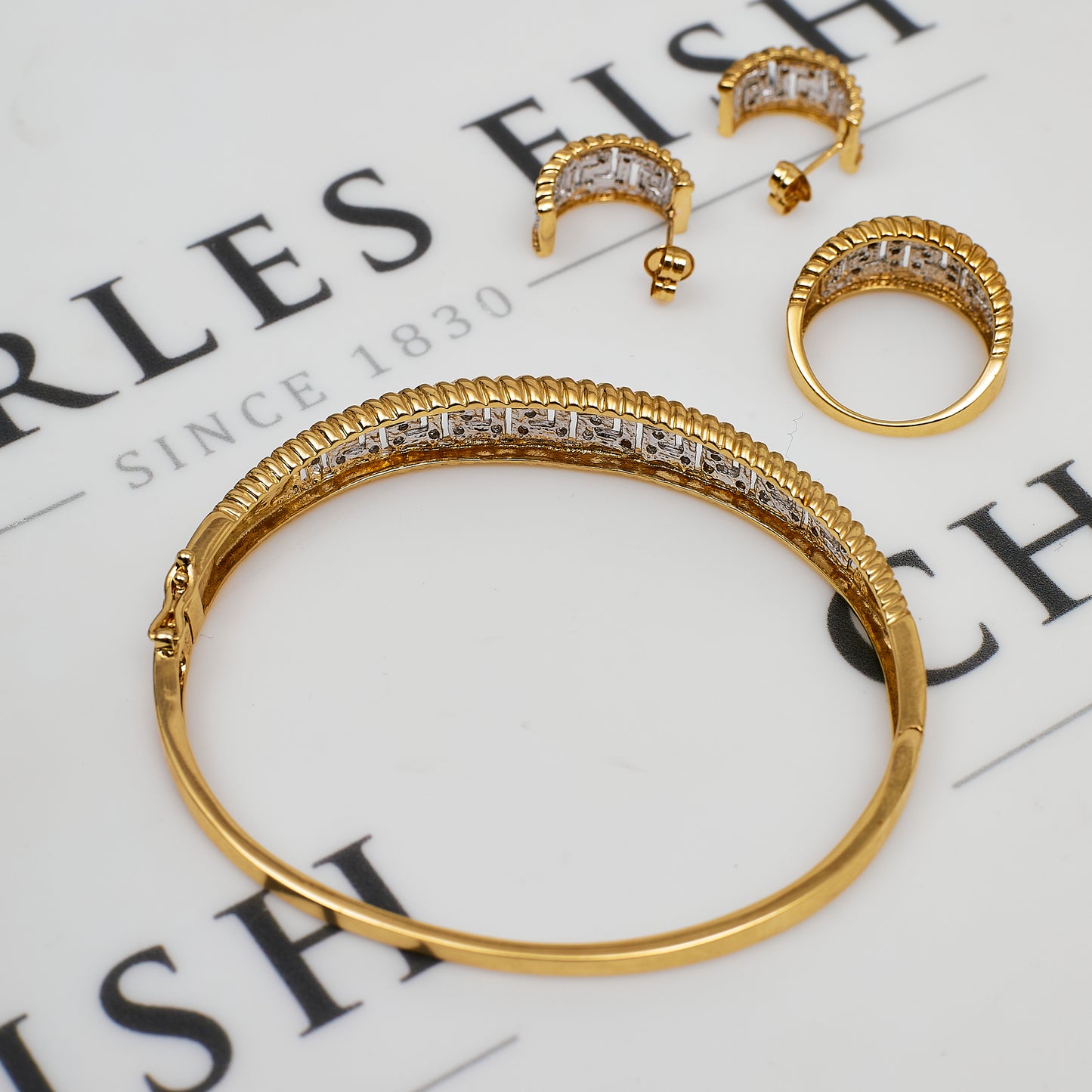 Pre-Owned 9ct Gold & Diamond Greek Key Design Jewellery SET