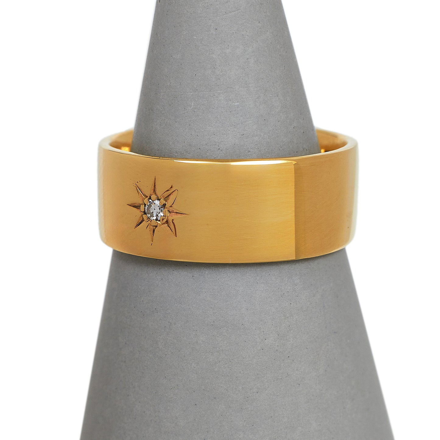 Pre-Owned 9ct Gold Single Diamond Band Ring Size T