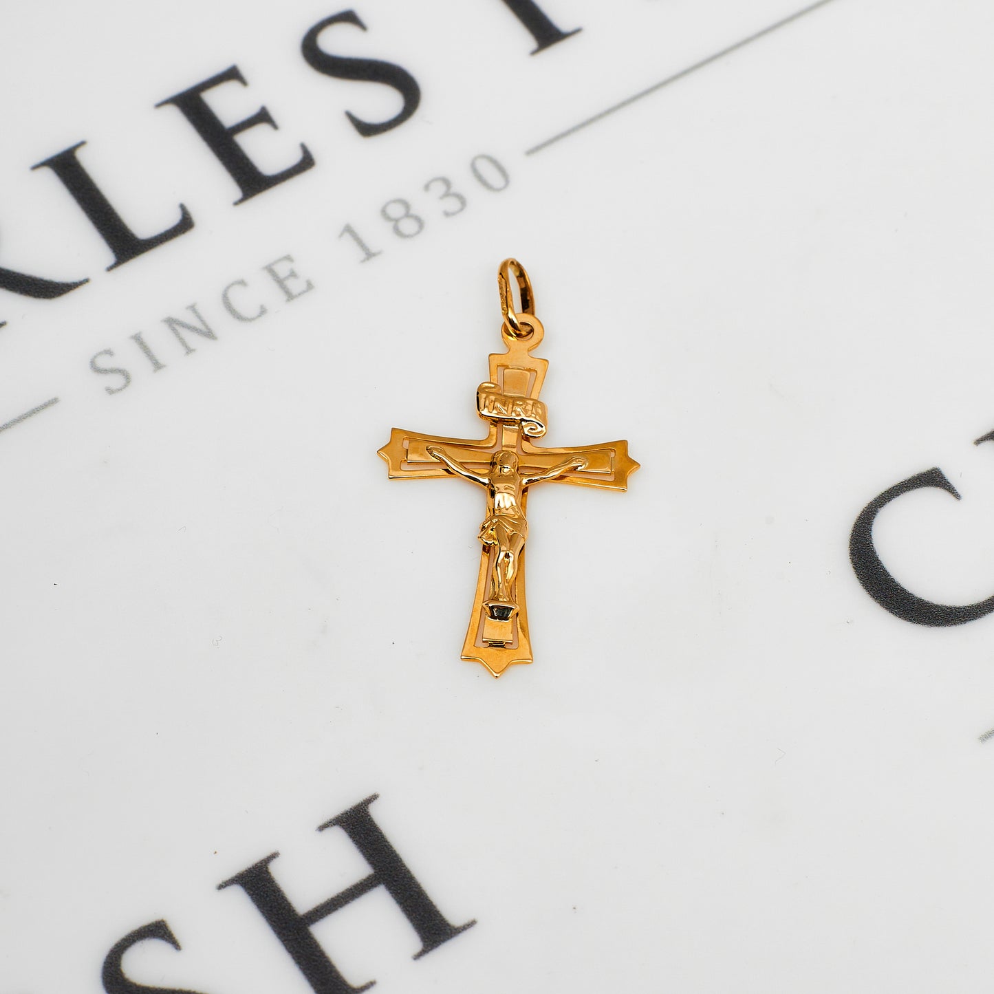 Pre-Owned 9ct Gold Openwork Detail Crucifix Pendant