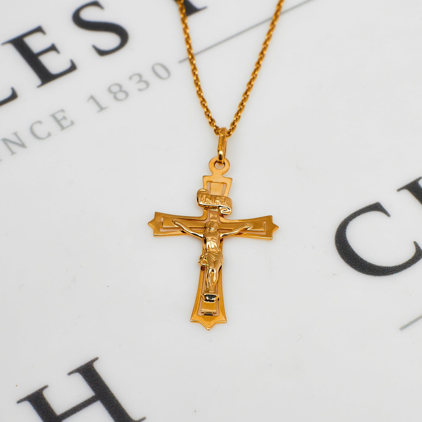 Pre-Owned 9ct Gold Openwork Detail Crucifix Pendant