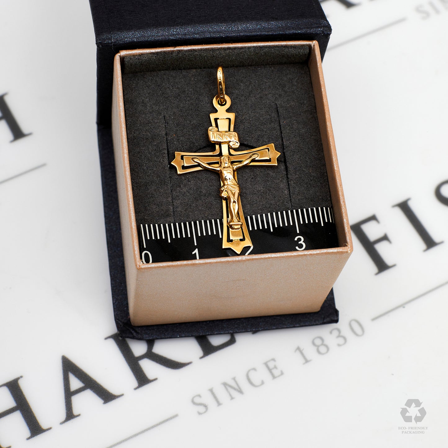 Pre-Owned 9ct Gold Openwork Detail Crucifix Pendant