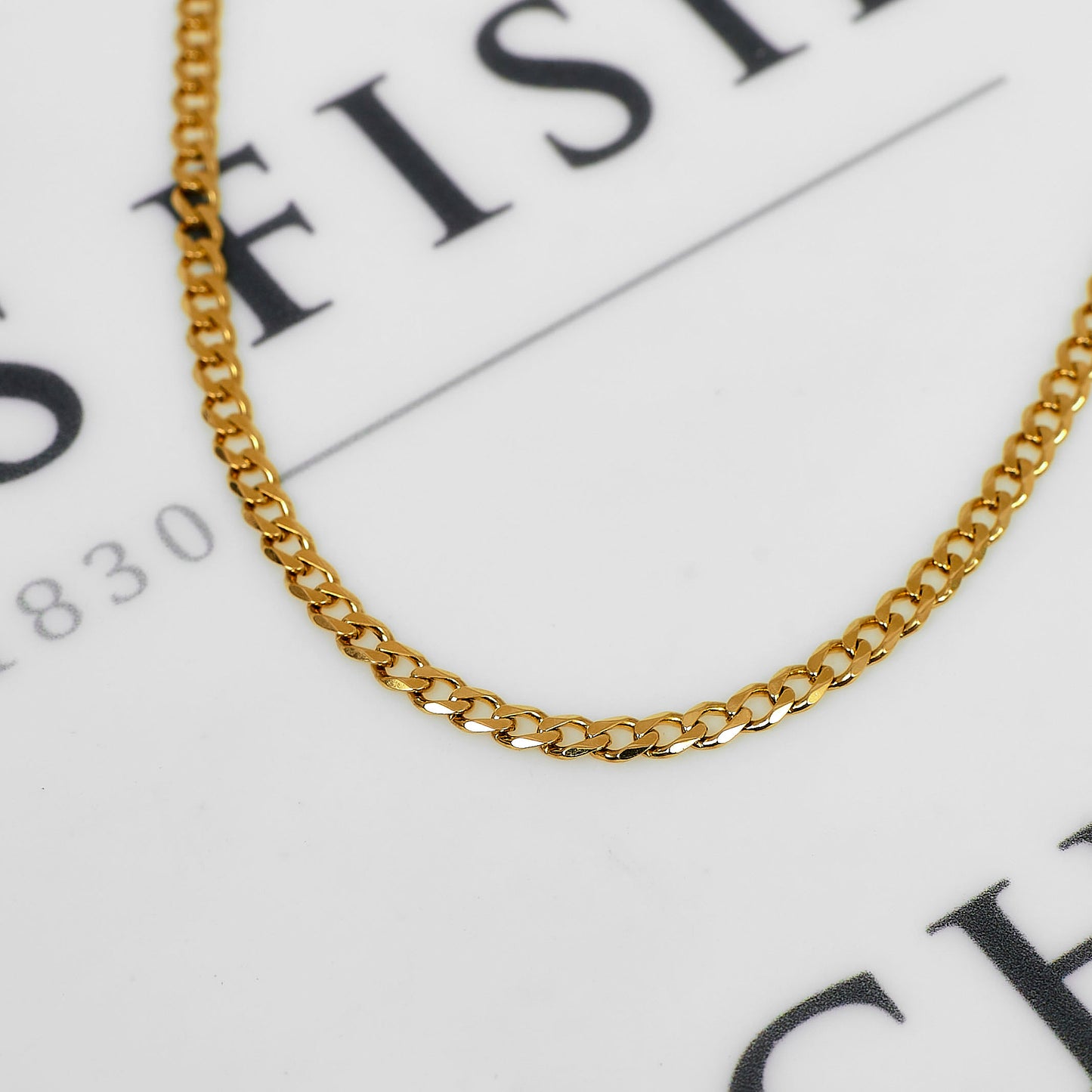 Pre-Owned 9ct Gold Curb Chain Necklace 28 Inch