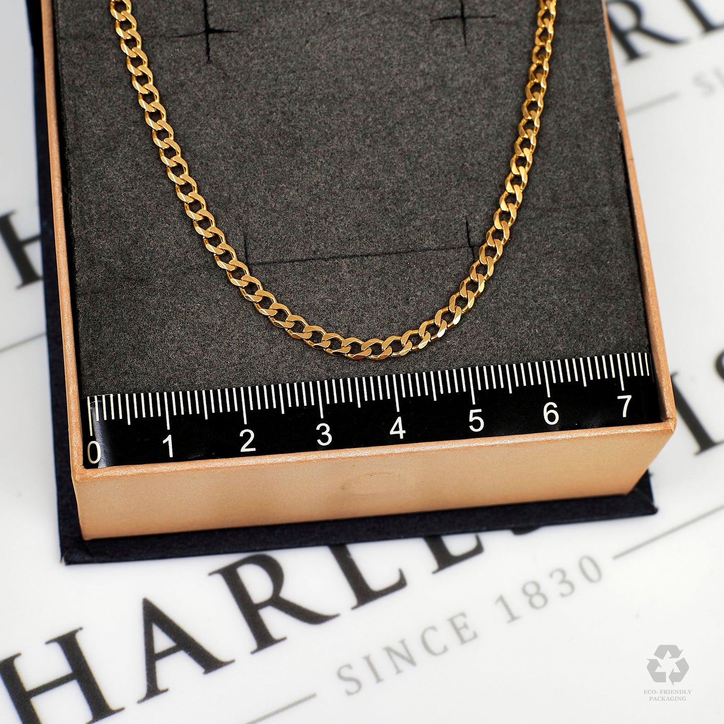 Pre-Owned 9ct Gold Curb Chain Necklace 28 Inch